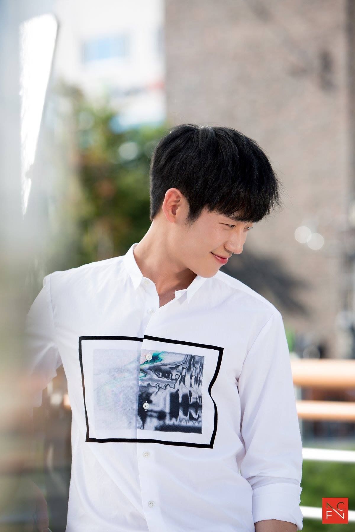 Free download Jung Hae In Jung Hae In Korean actors Asian actors Kdrama actors [1200x1800] for your Desktop, Mobile & Tablet. Explore Jung Hae In Wallpaper. Jessica Jung Wallpaper