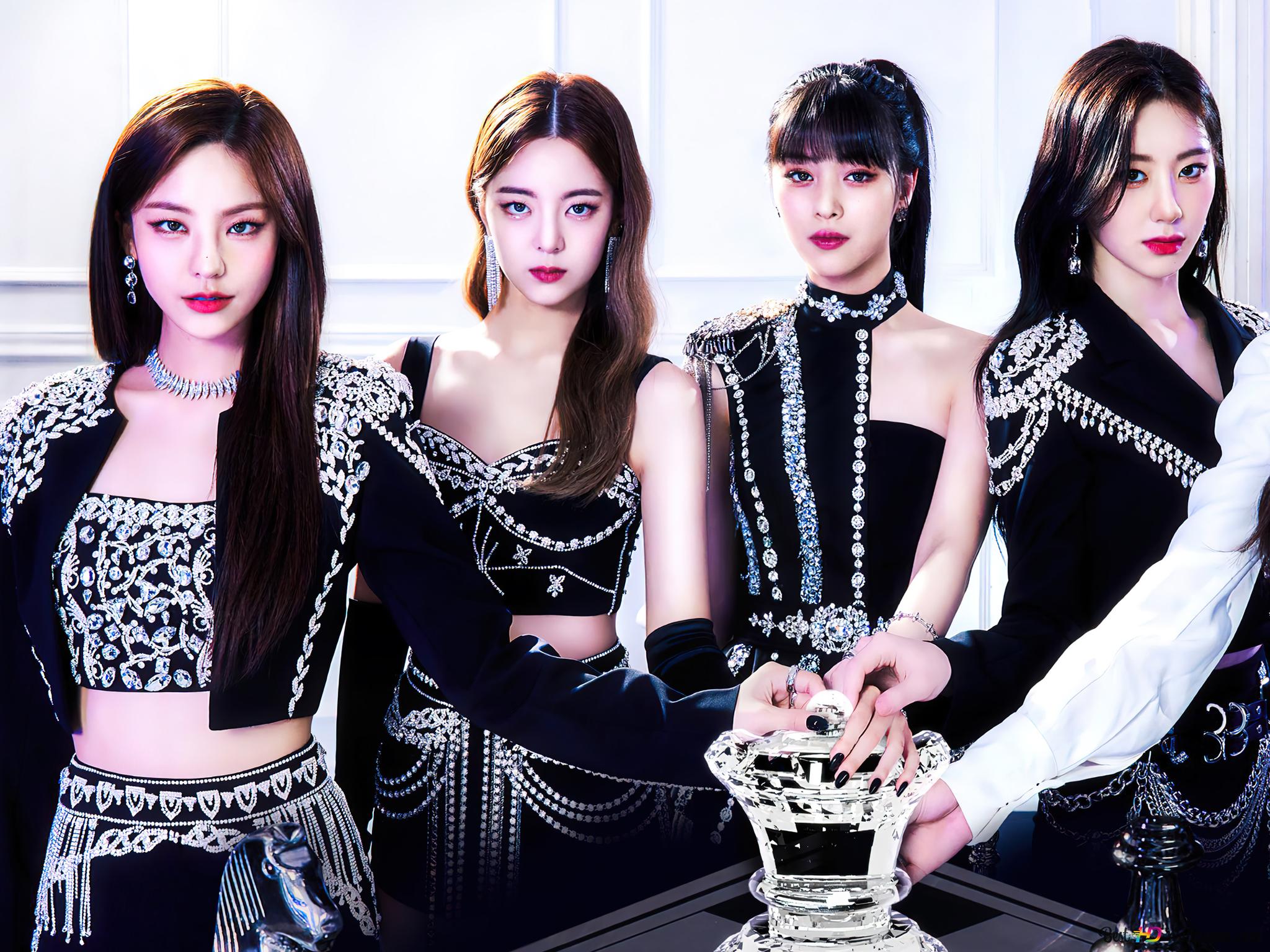 ITZY all members in 'World Tour 2022' Photohoot 4K wallpaper download