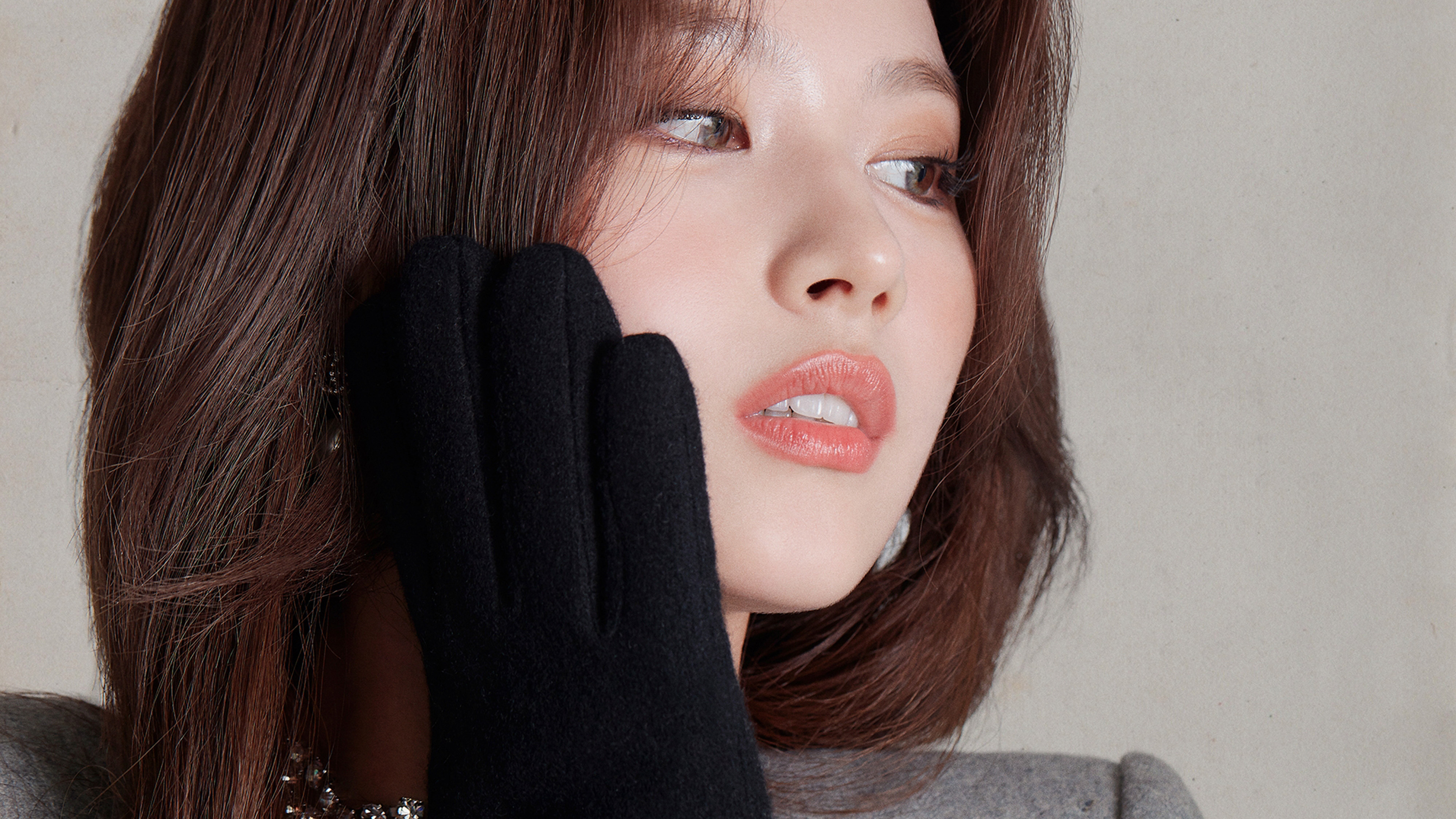 desktop, laptop. sana girl twice lips