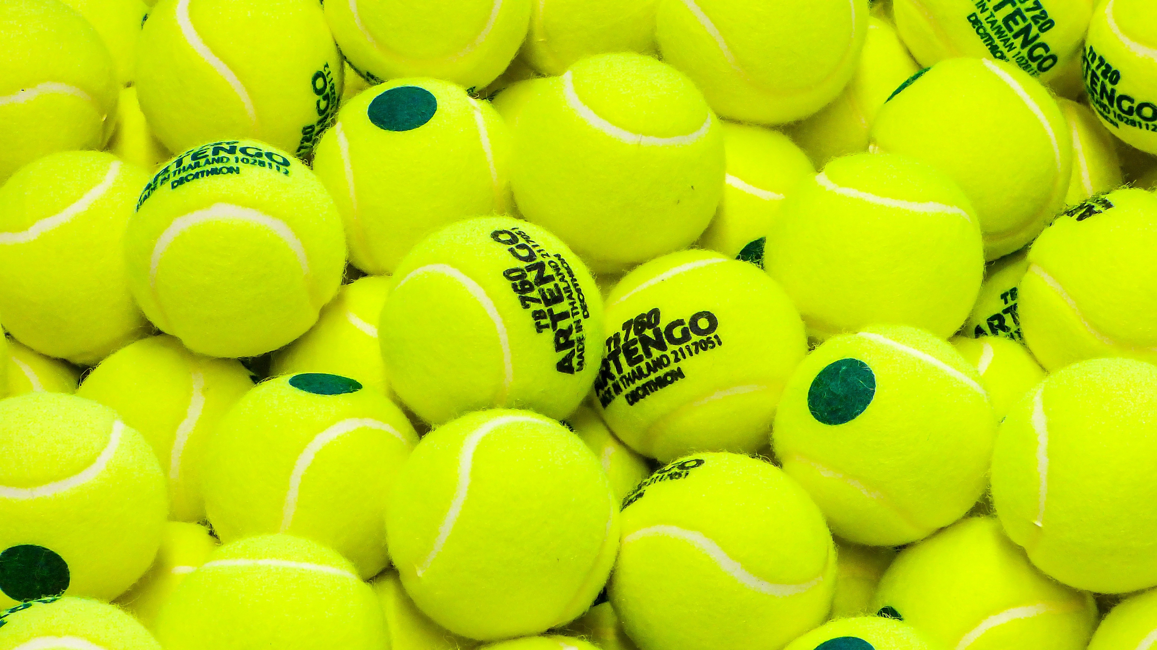 Wallpaper 4k tennis, balls, sport, lime green, yellow 4k Wallpaper