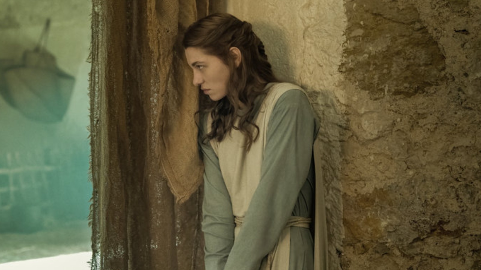 Who Plays Clara On Mrs. Davis?