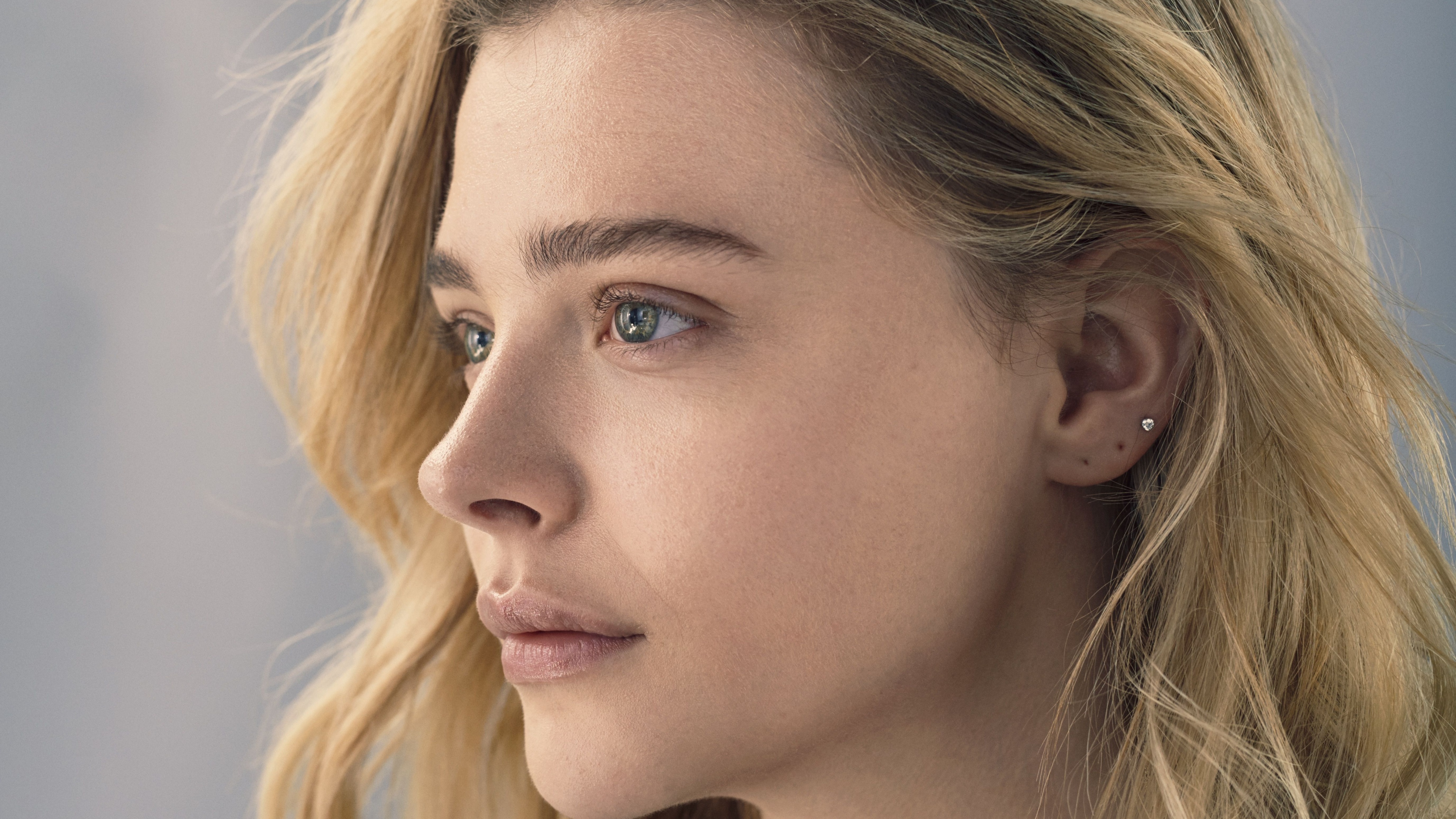 Chloe Grace Moretz Wallpaper for iPhone 5K