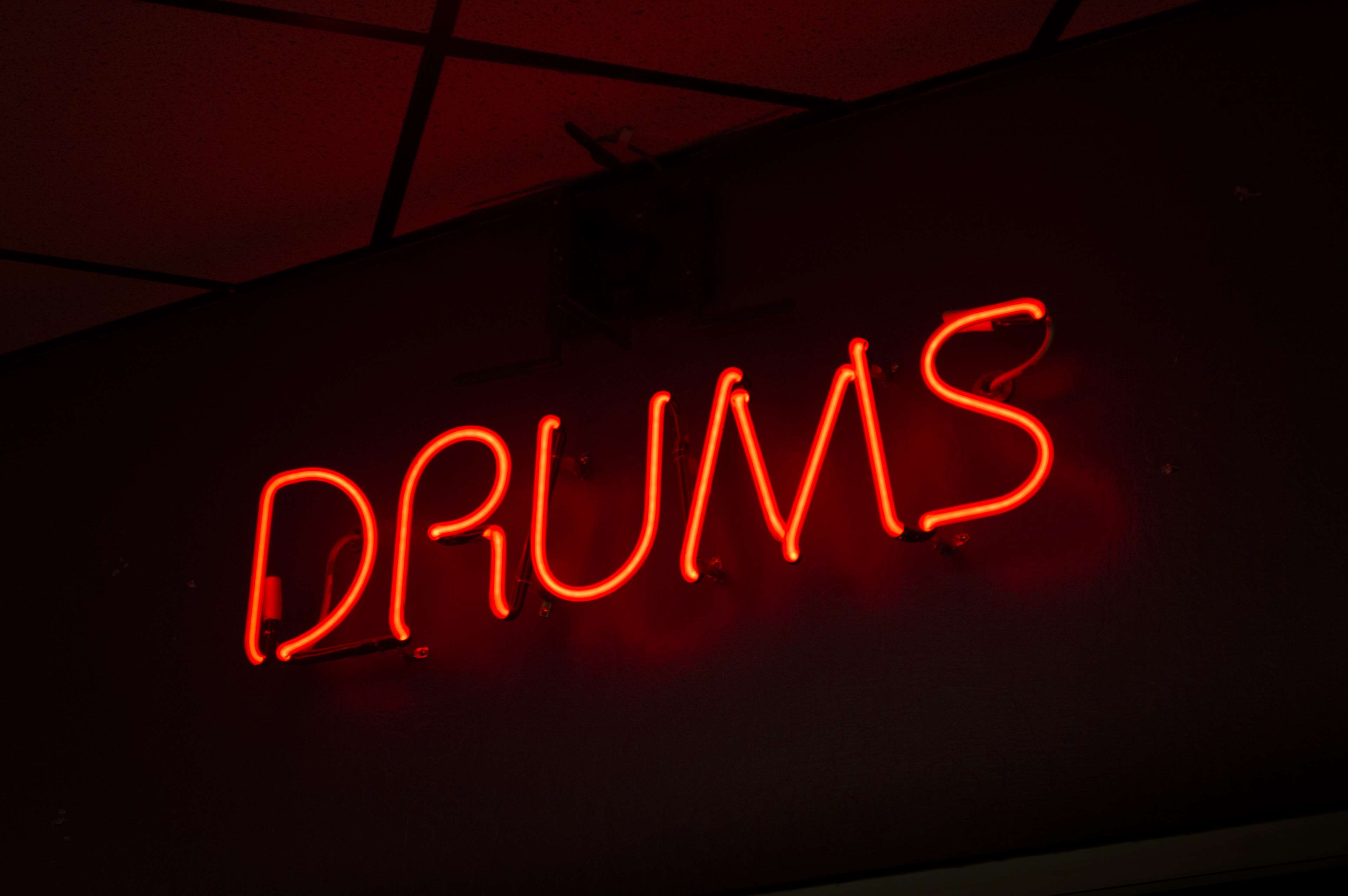 drummer, drums, light, lights, music, musician, neon, neon sign, red, vibrance, vibrant 4k wallpaper