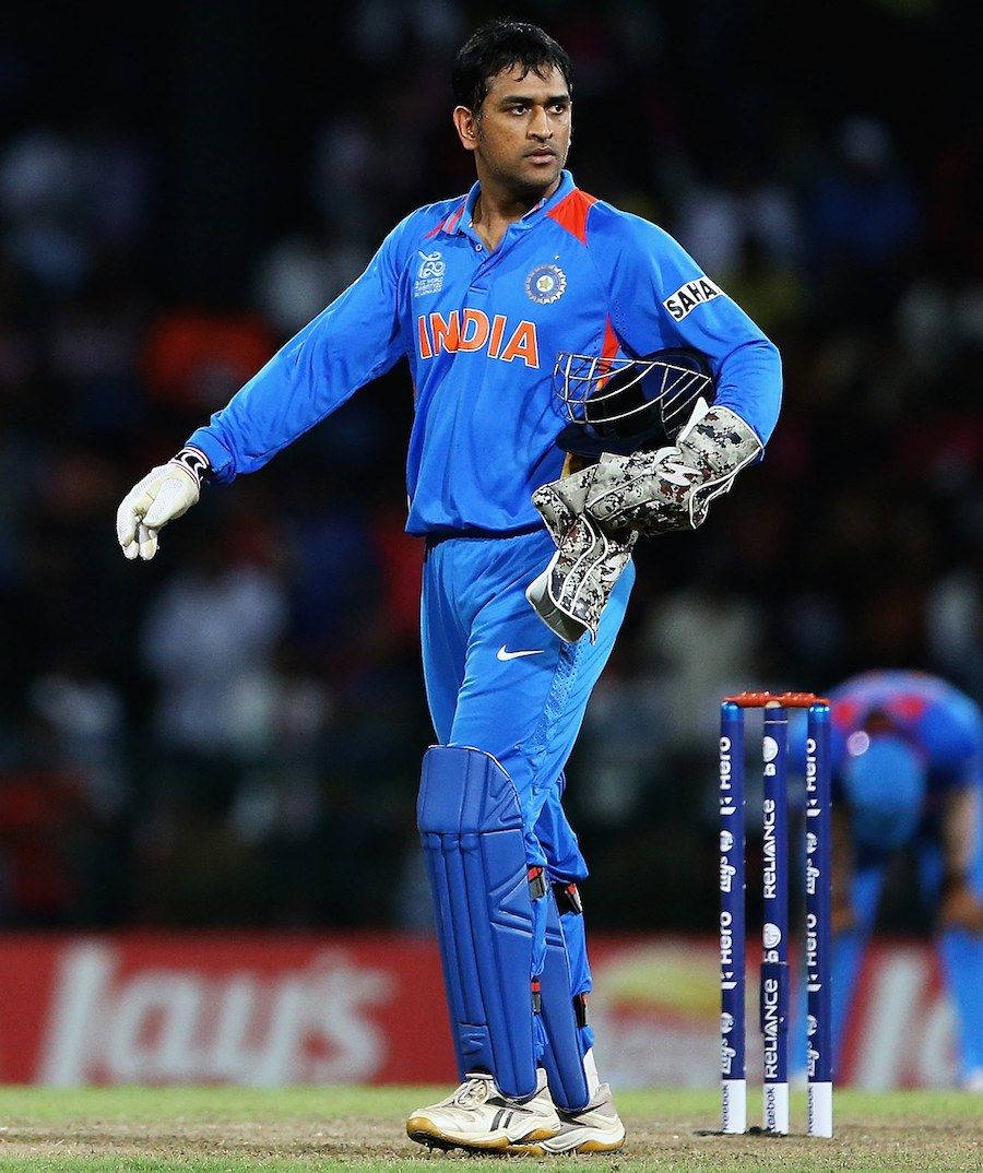 Download Ms Dhoni HD Walking Wallpaper