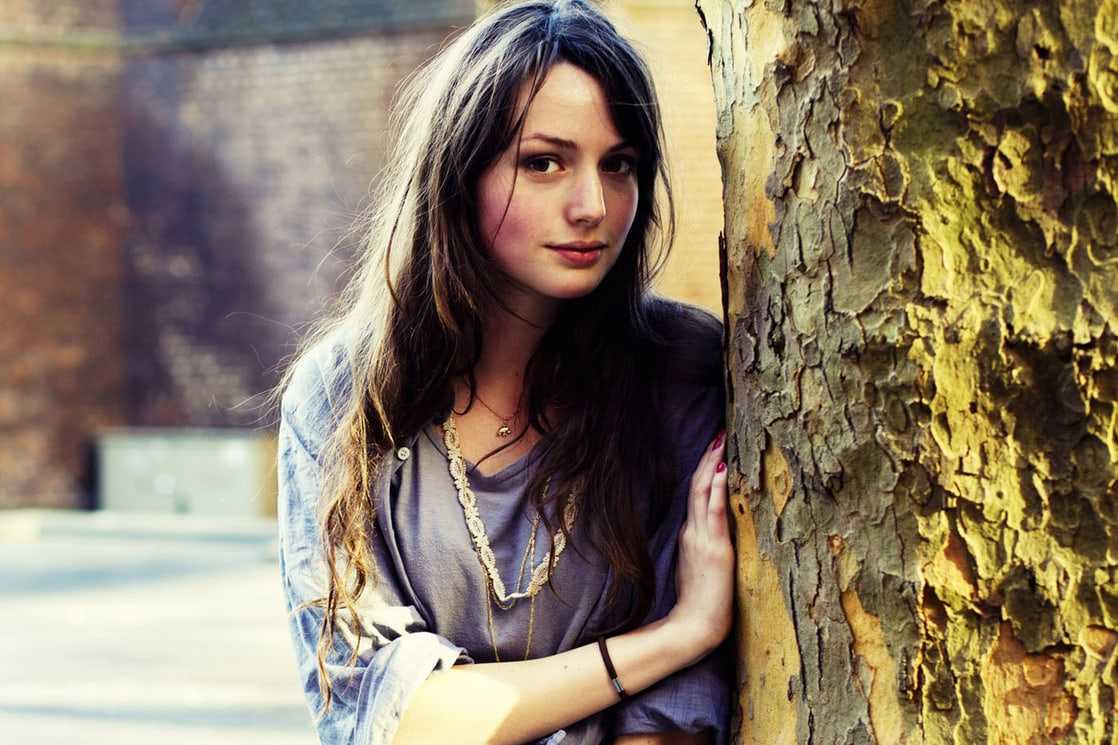 Gaite Jansen Picture Exhibit Her As A Skilled Performer ON COFFEE