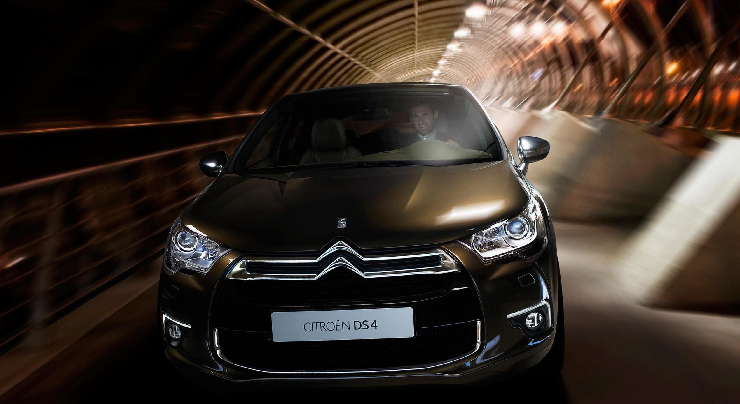 Citroen DS4 Photo and Specs. Photo: Citroen DS4 tuning and 25 perfect photo of Citroen DS4. Citroen ds4, Citroen, Ford focus st