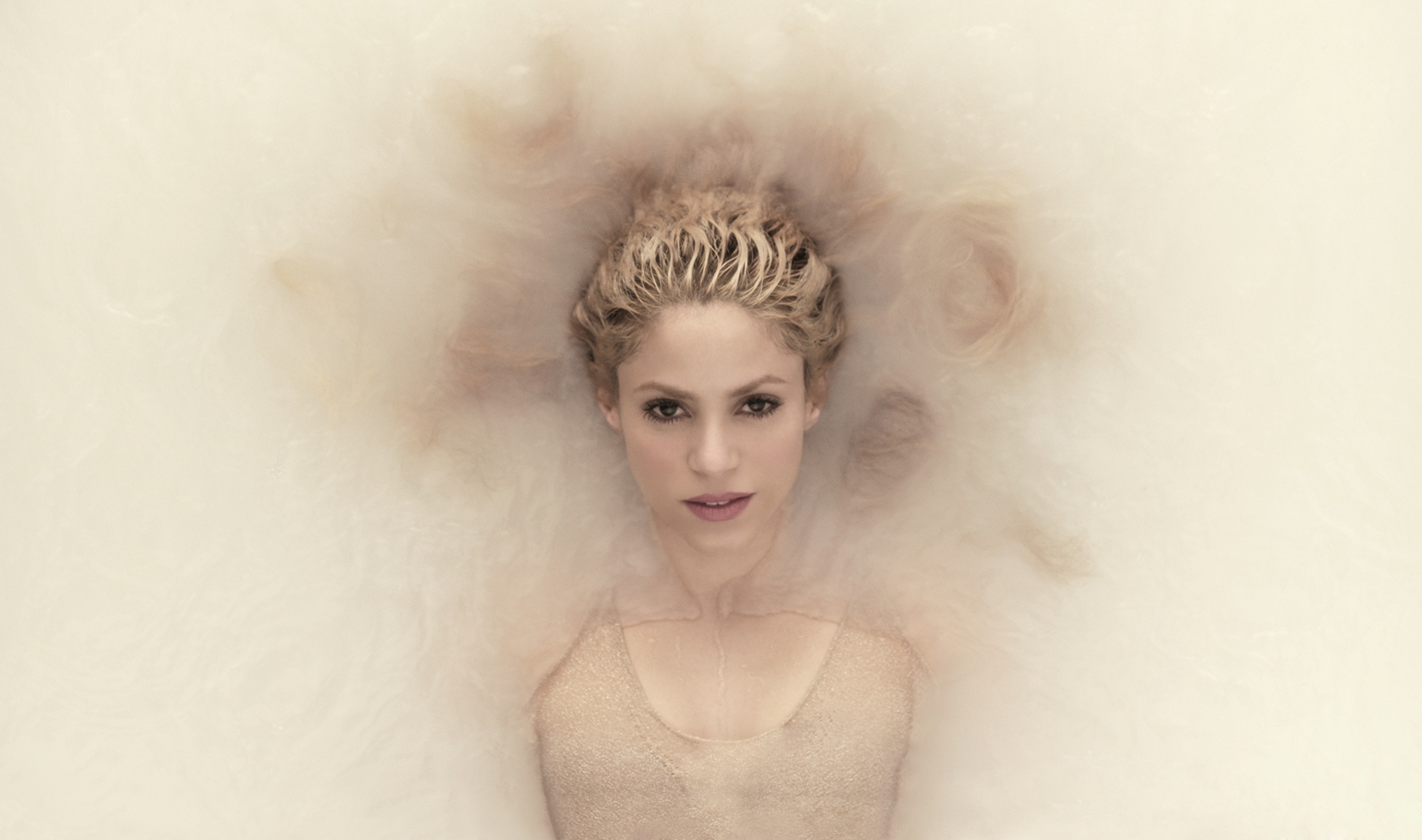 2799x1654 Shakira Gallery HD Wallpaper