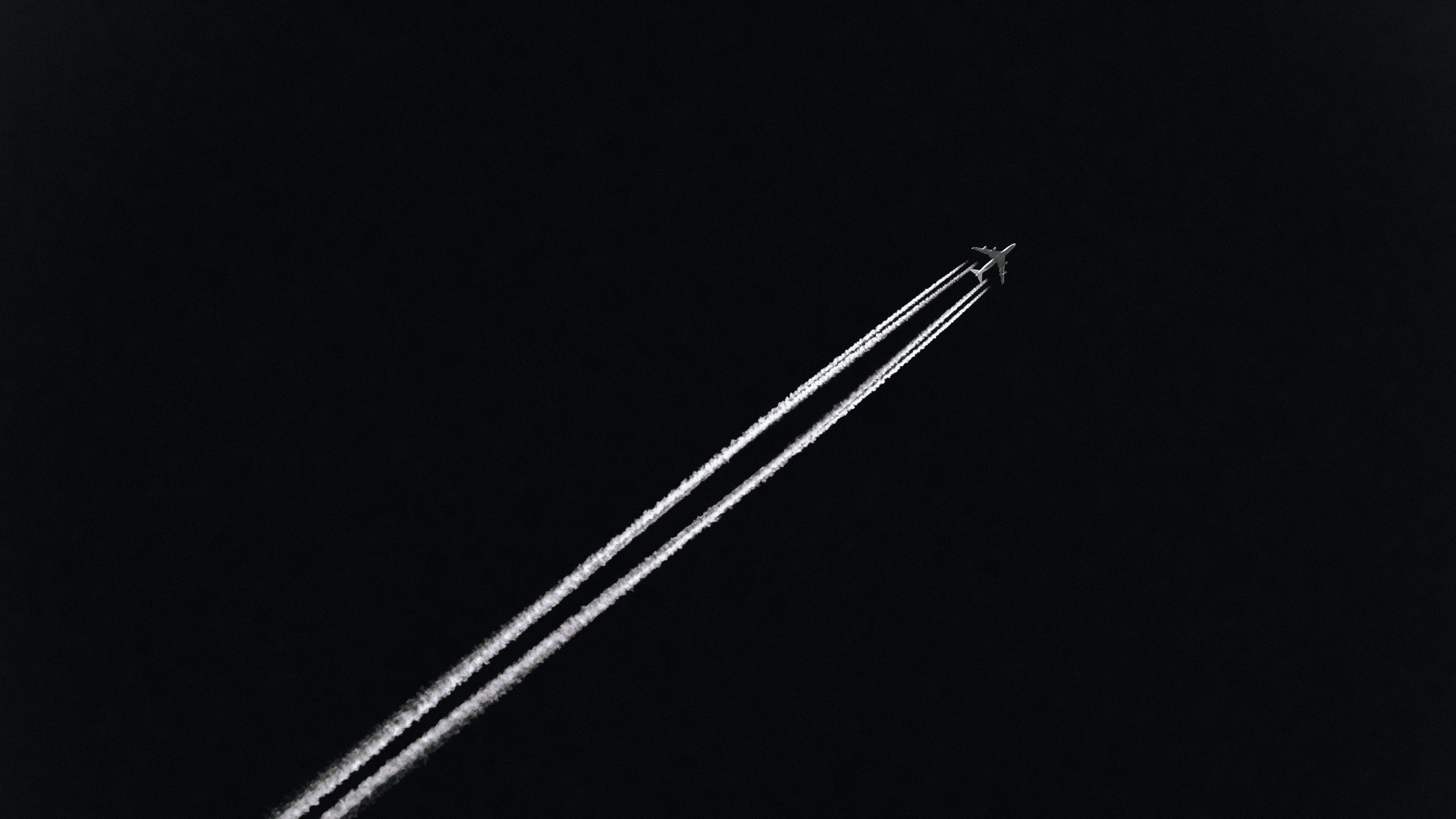 Minimalist 4K Desktop Theme for Windows 10 / 11