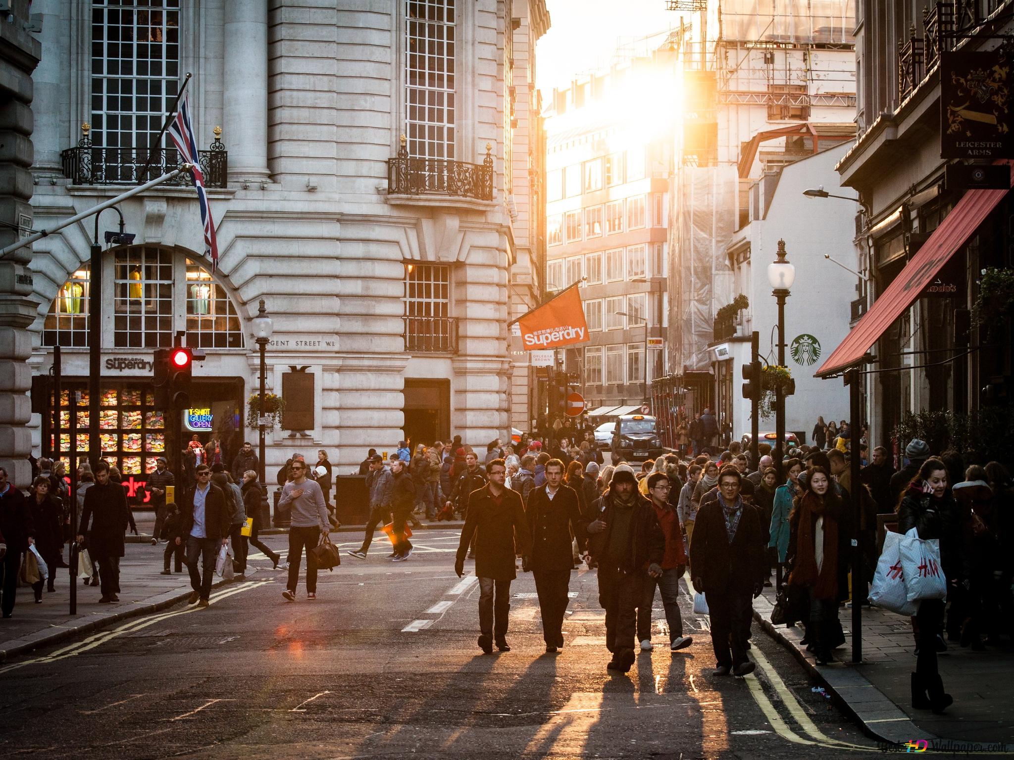people walking on the street in the evening 4K wallpaper download