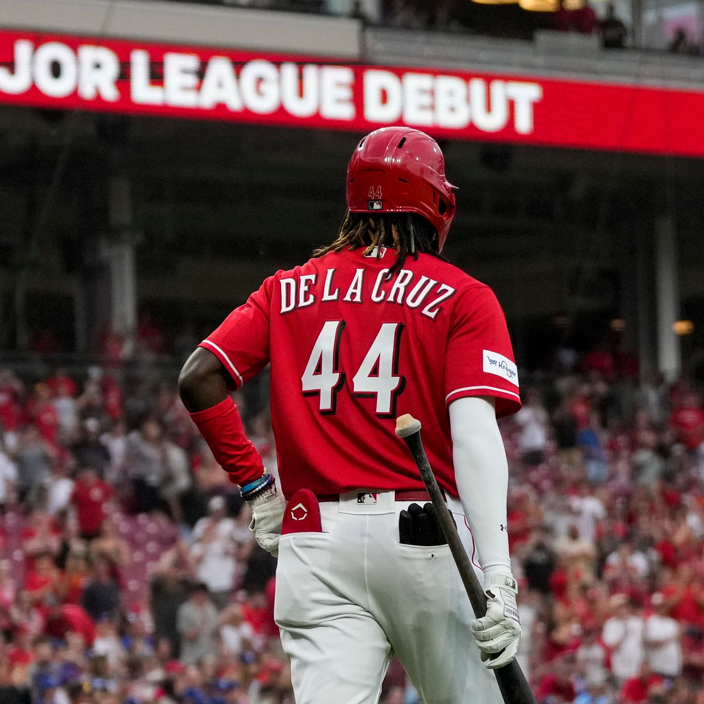 Reds promote top prospect Elly De La Cruz to make MLB debut
