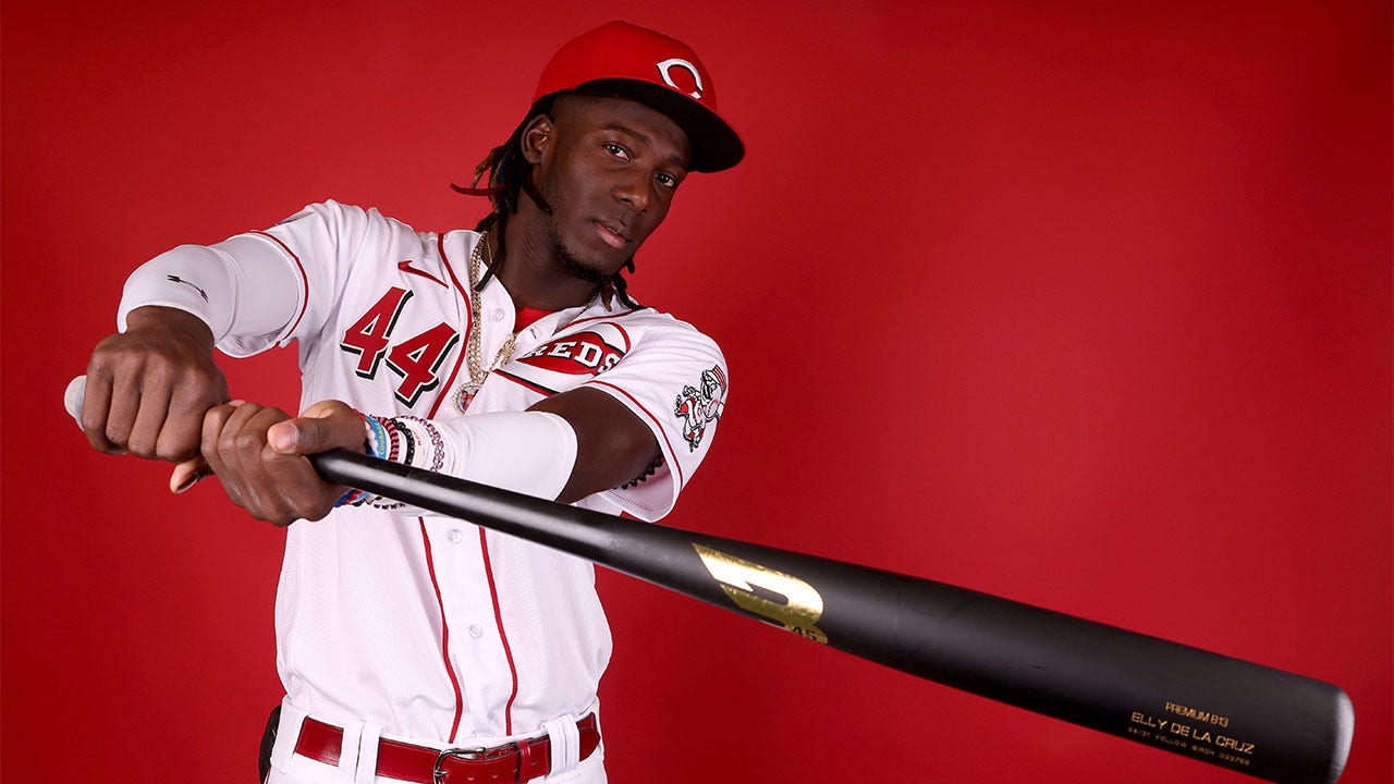 Reds promote top prospect Elly De La Cruz to make MLB debut against Dodgers