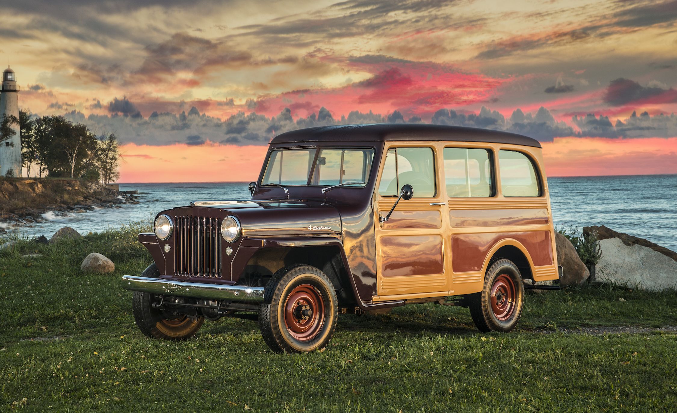 Nothing More, Nothing Less: Sweet Photo of Old Jeeps!