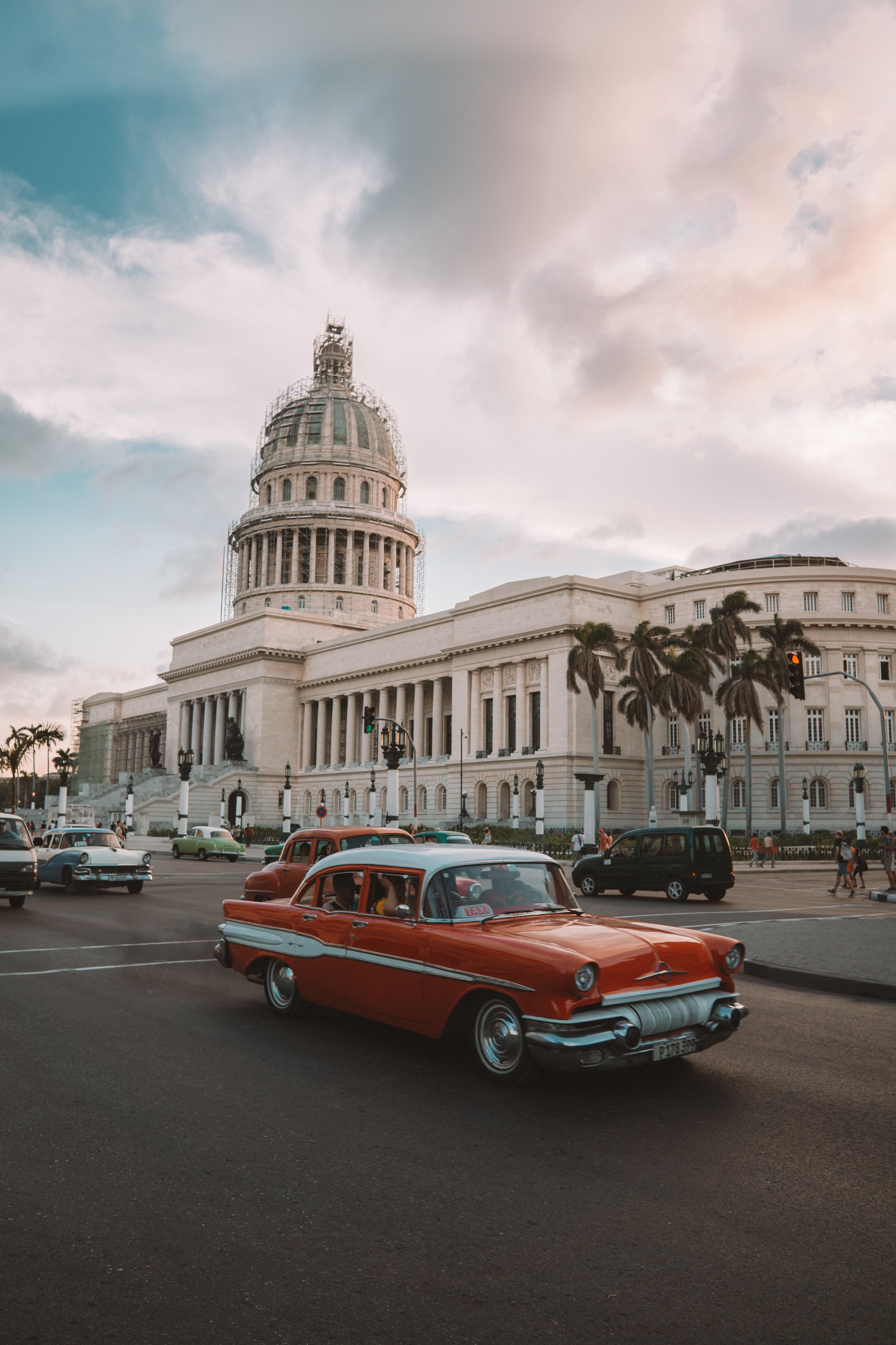 Colorful vintage classic cars parked in Old Havana. La Habana - La Havana,  Cuba, Latin America and the Caribbean Stock Photo - Alamy