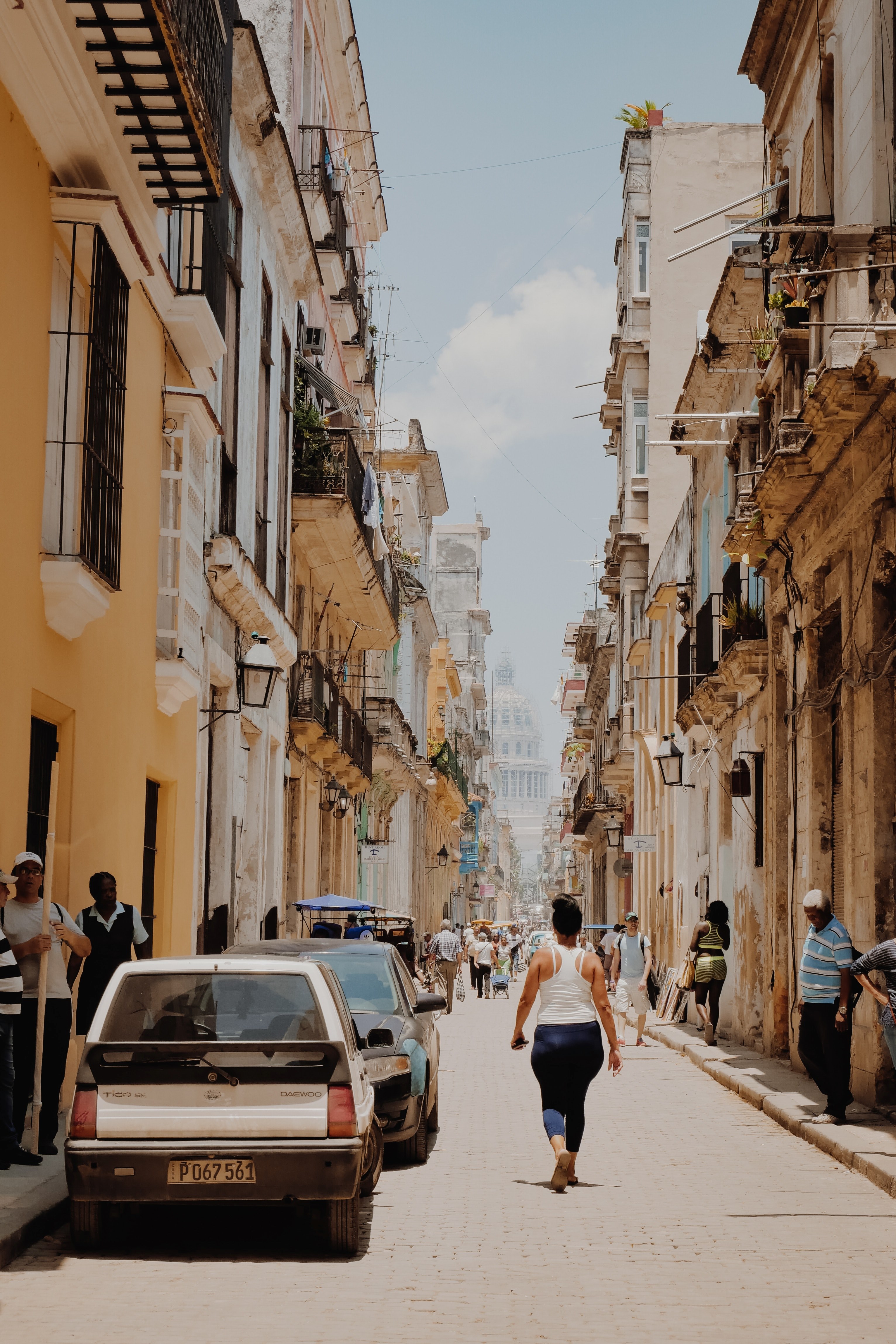 Wallpaper / lively old havana 4k wallpaper free download