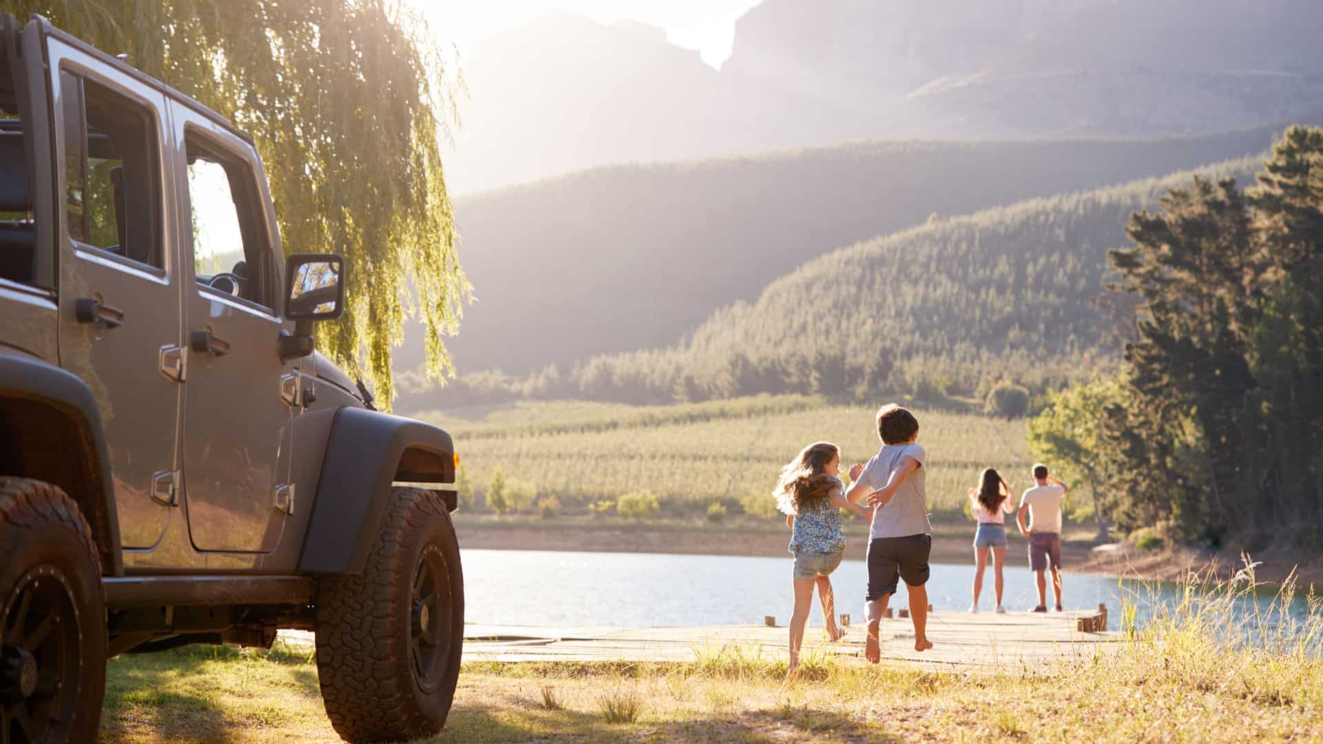 Essential Items to Have in Your Car for a Summer Road Trip