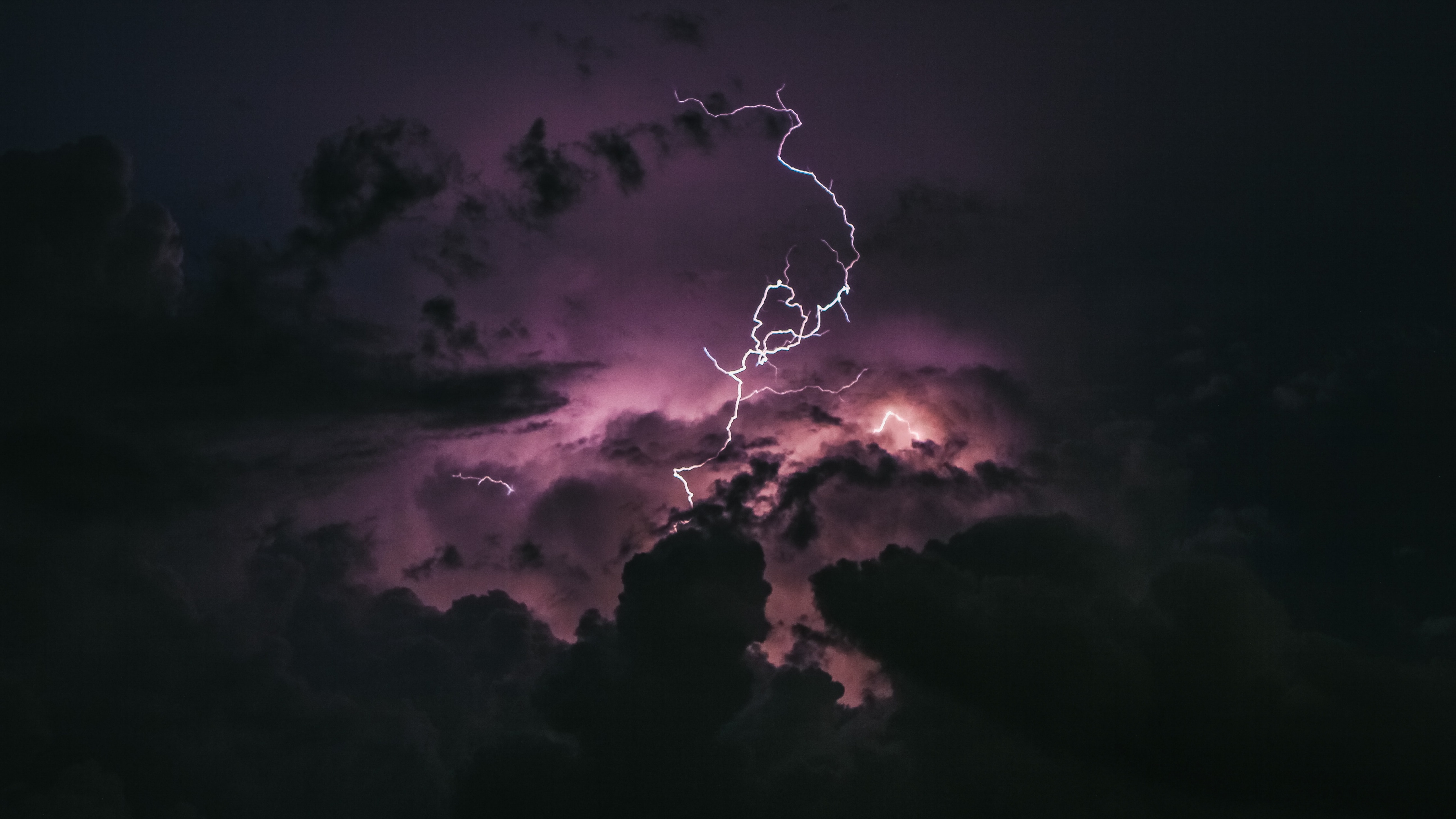 Lightning Strike Wallpaper 4K, Stormy Clouds, Dark Sky