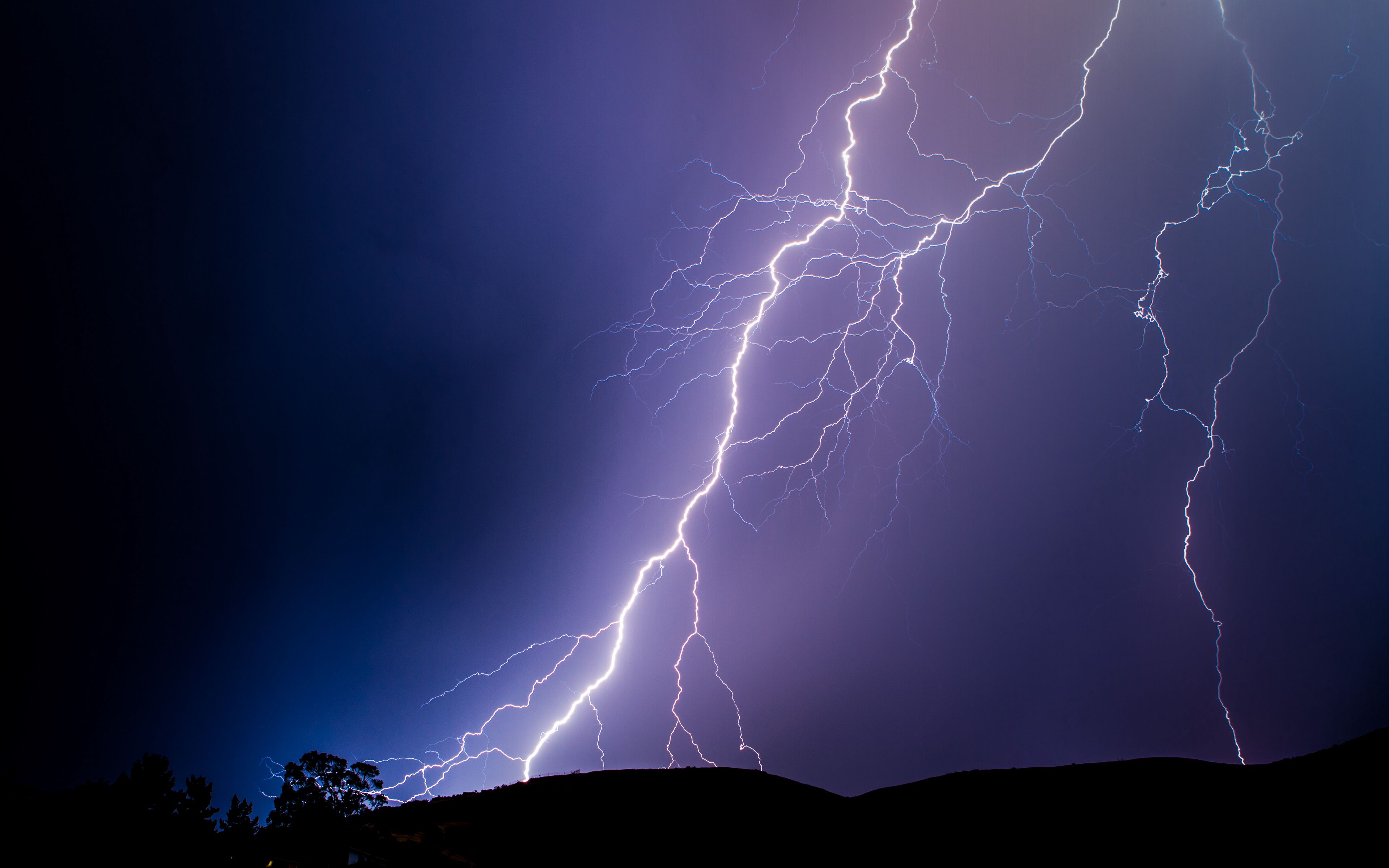 Download wallpaper 3840x2400 thunderstorm, lightning, flash, dark, purple 4k ultra HD 16:10 HD background
