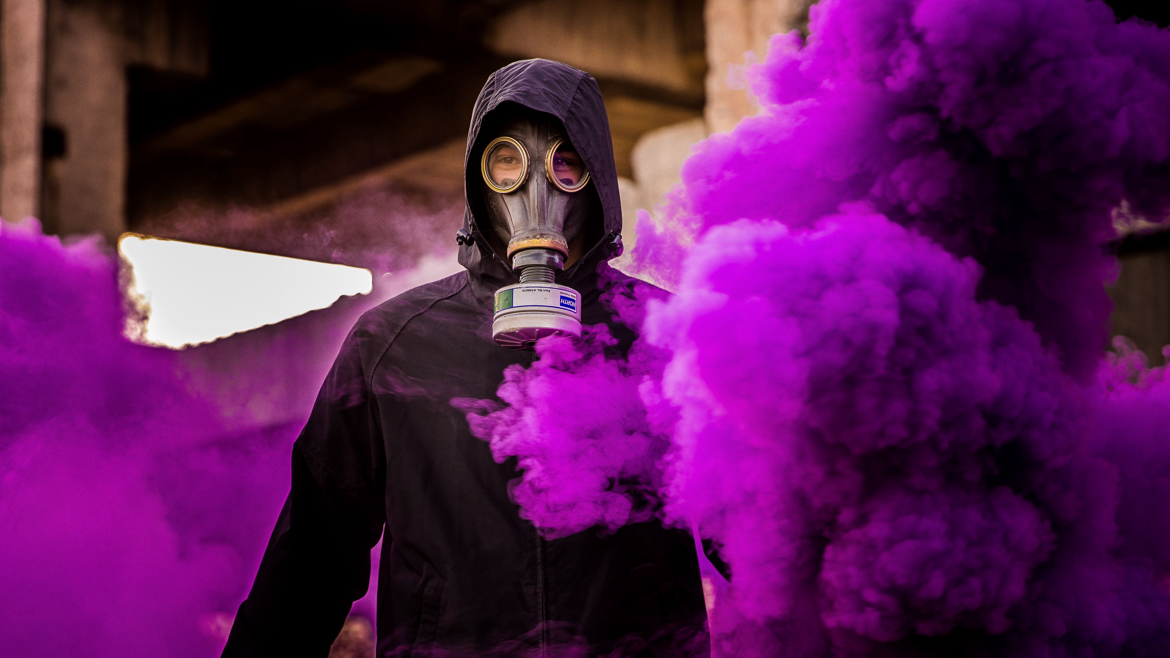Wallpaper / man, gas mask, smoke, purple, 4k free download