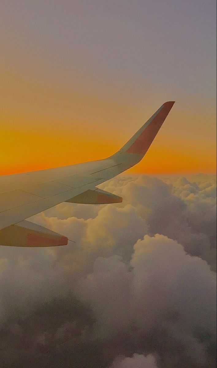 aesthetic #plane #sunset #clouds. Summer friends, Scenes, Airplane view