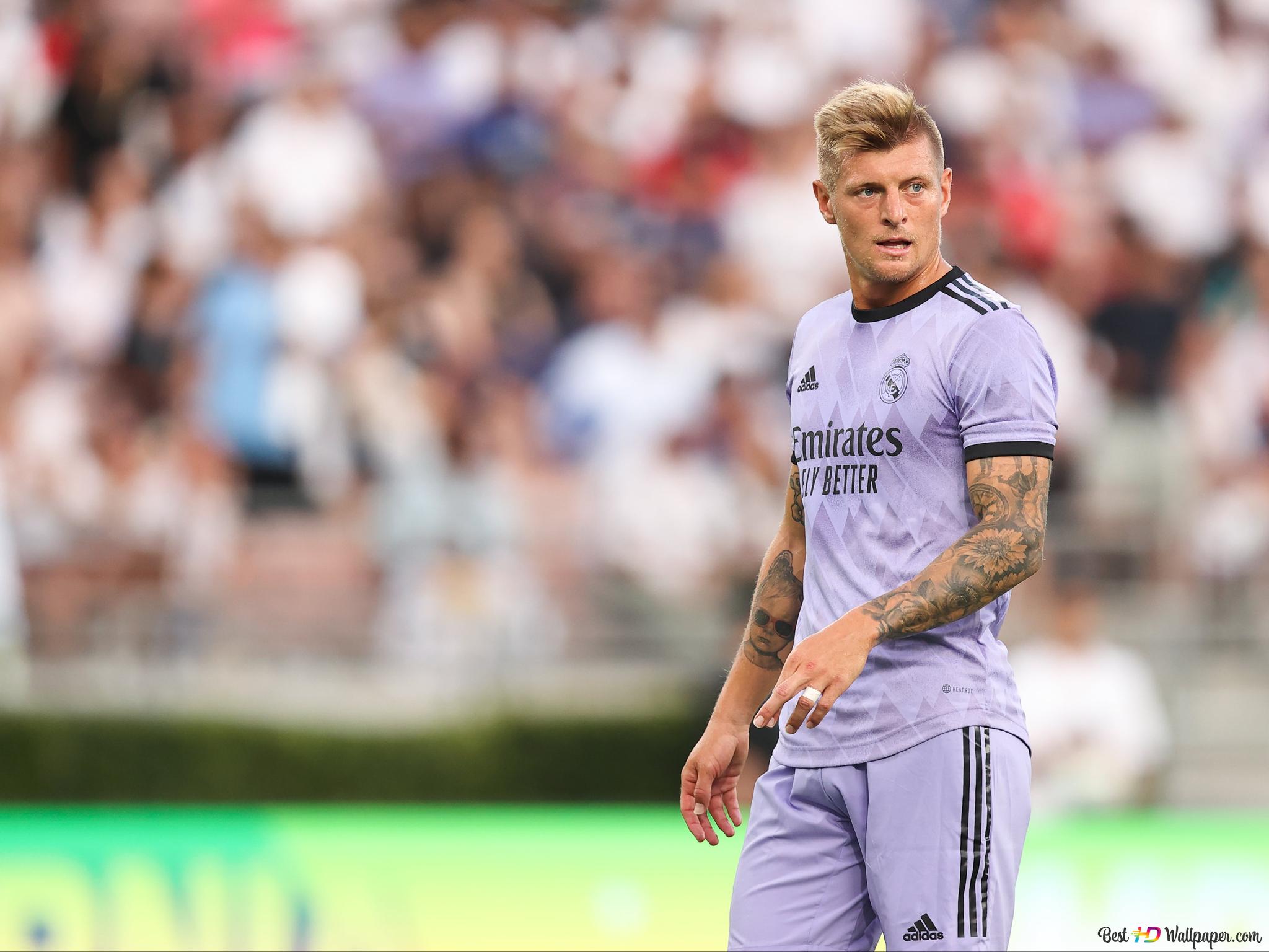 Stadium view of Real Madrid football player Toni Kroos 4K wallpaper download