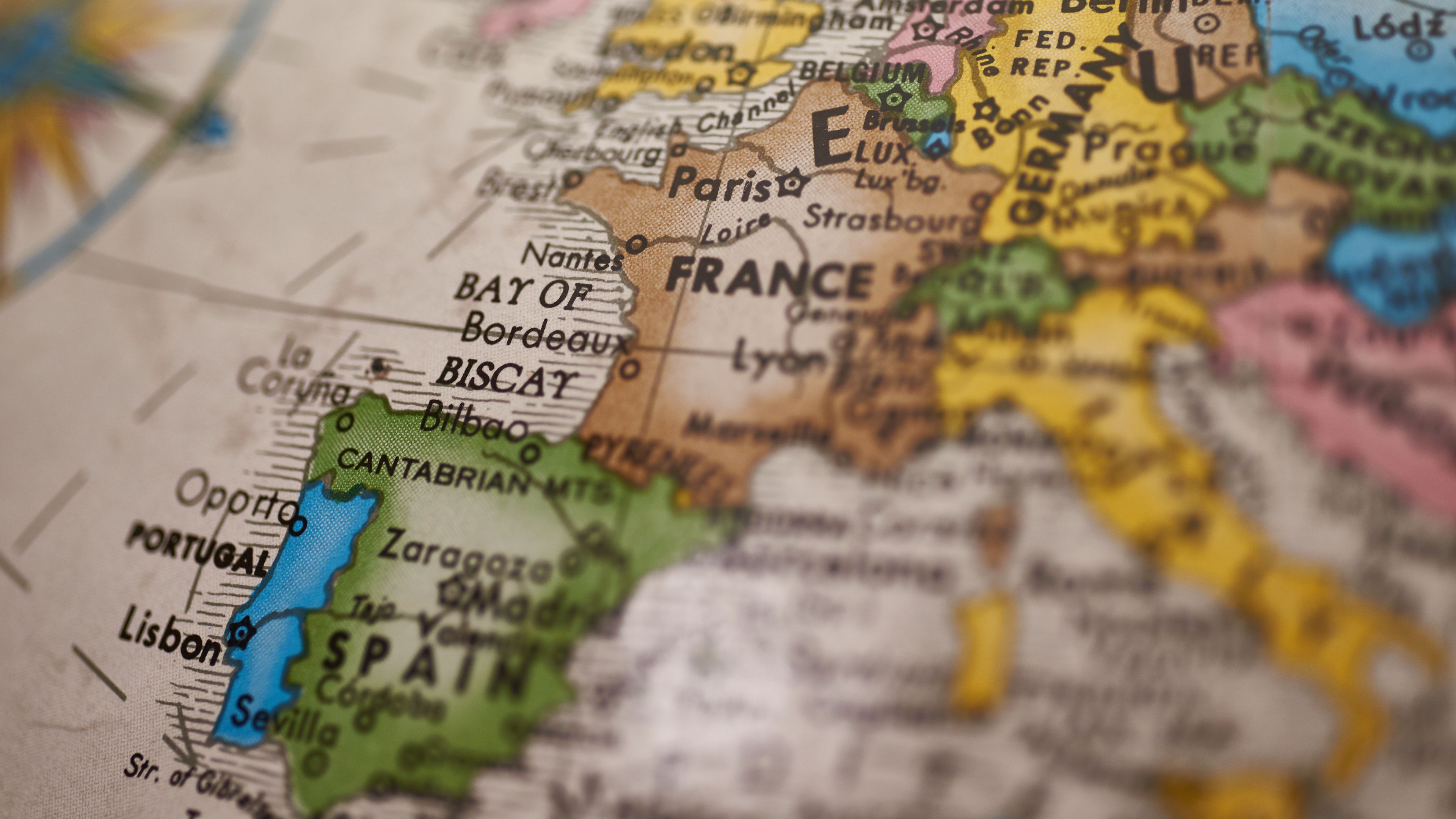 Download wallpaper 3840x2160 globe, map, continent, travel 4k uhd 16:9 HD background