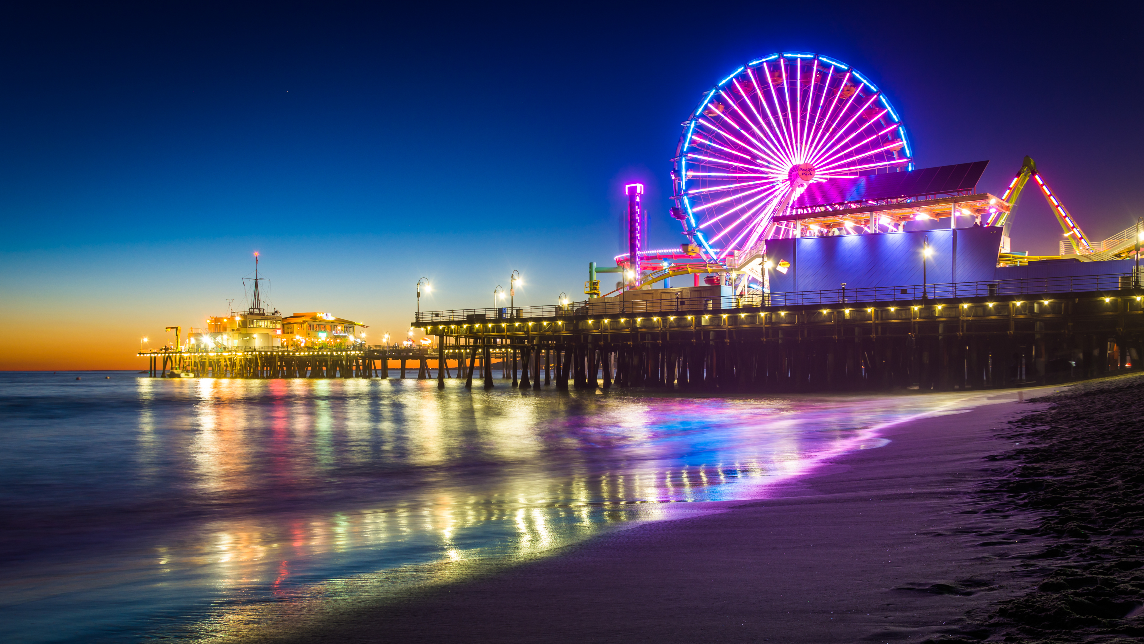 The Santa Monica Pier at night by Jon Bilous [3840x2160]