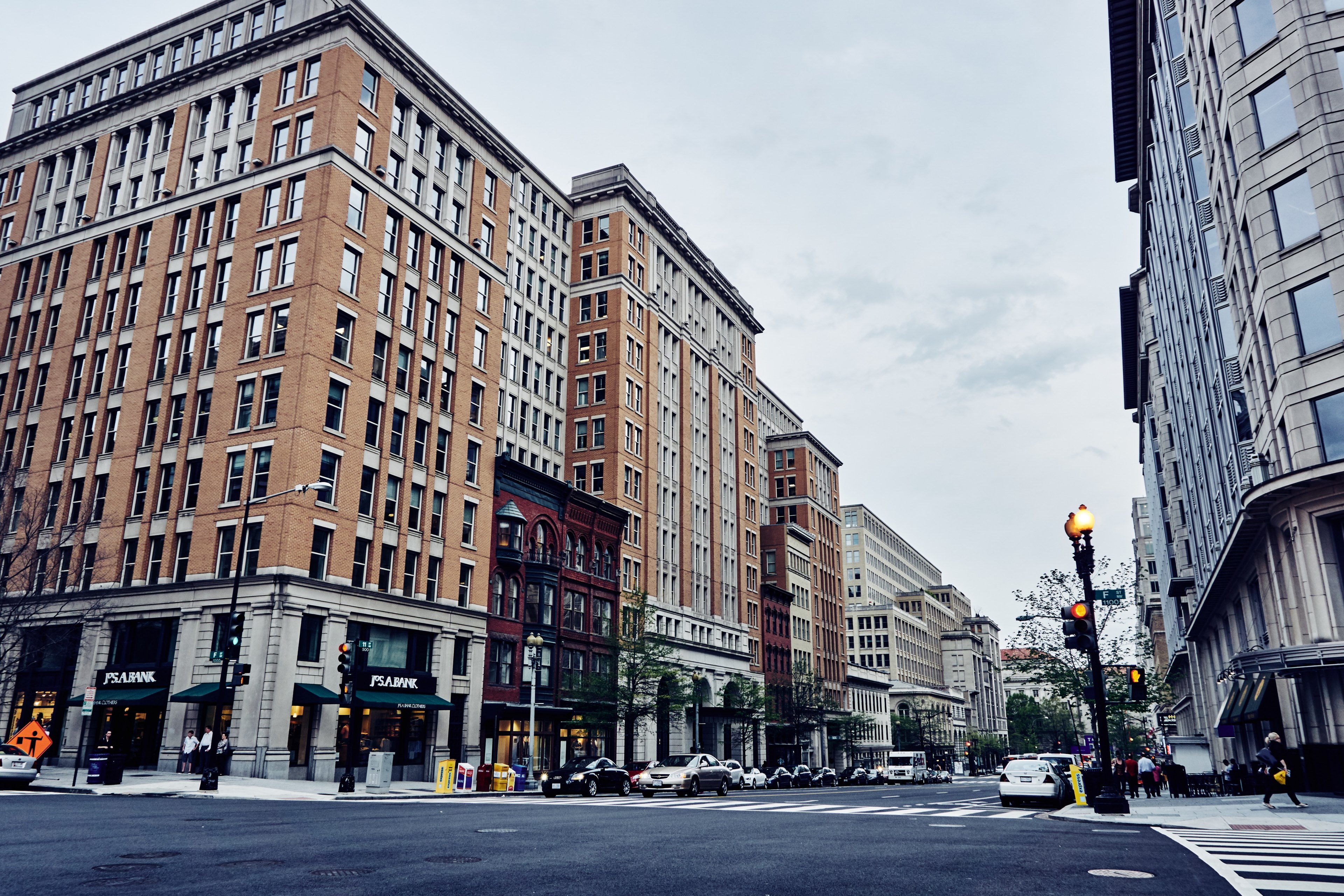 Wallpaper / street corner with shops and crosswalks in washington dc, shops and crosswalks 4k wallpaper free download