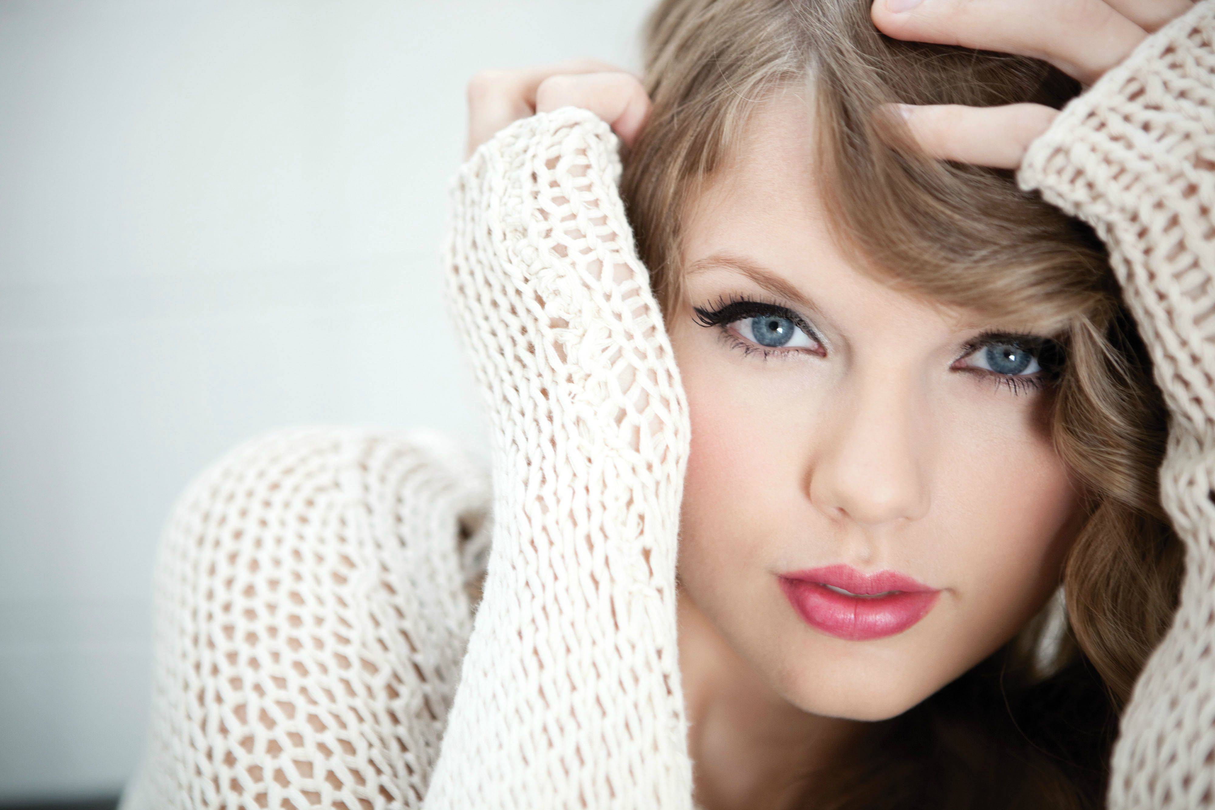 4K Taylor Swift Wallpaper and Background Image