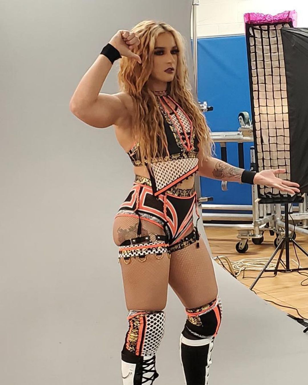 Full pic of Jamie Hayter's new look & gear