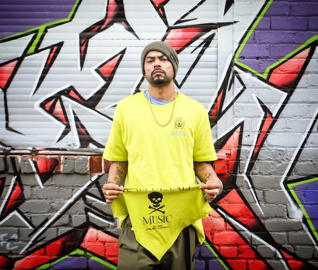 There's no good art. There's no bad art. What makes us different is a gift that tells us apart. #bohemianphilosoph. Bohemia rapper, Bohemia singer, Bohemia photo