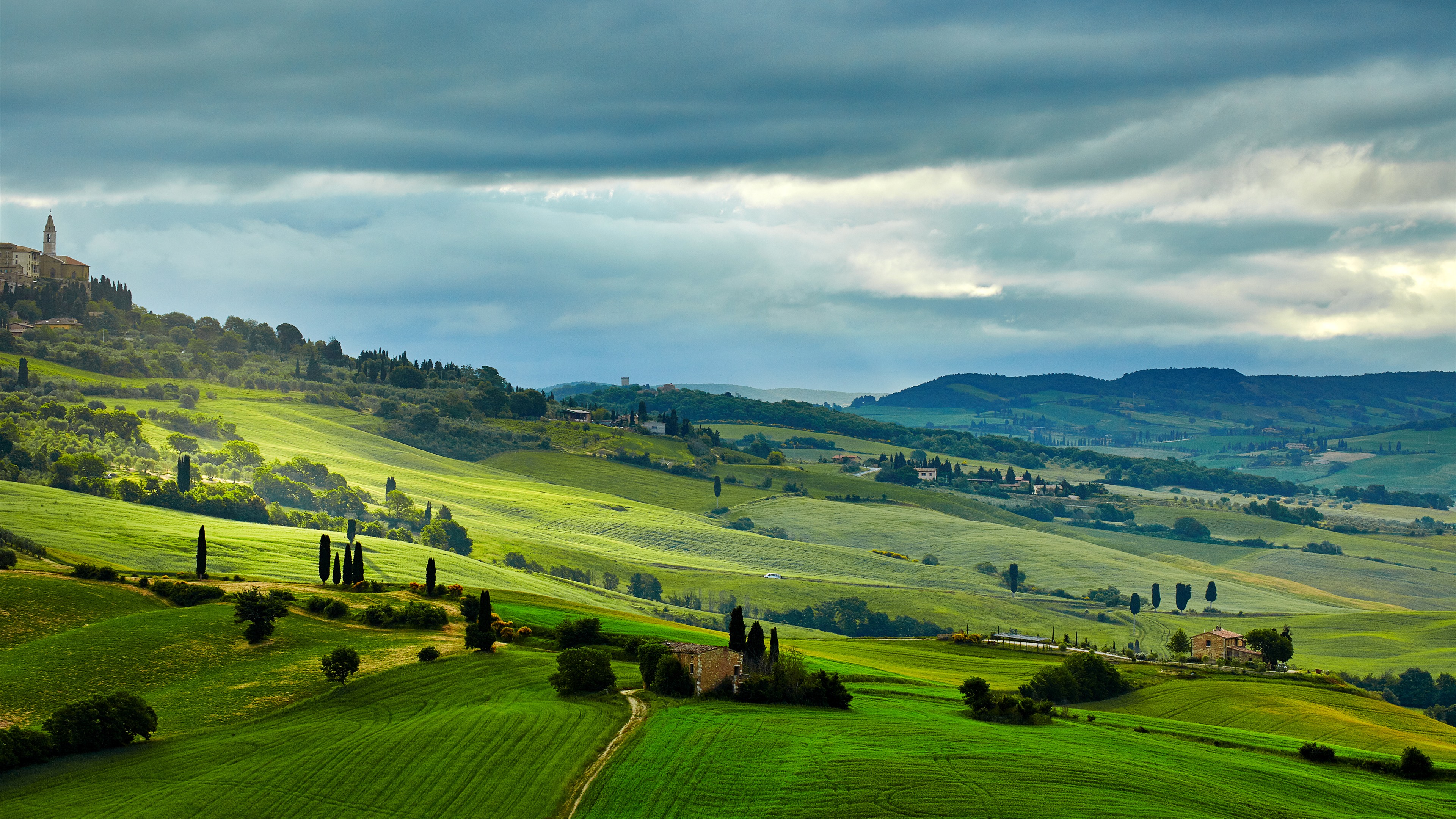 Wallpaper Tuscany, Italy, beautiful scenery, green fields, village 3840x2160 UHD 4K Picture, Image