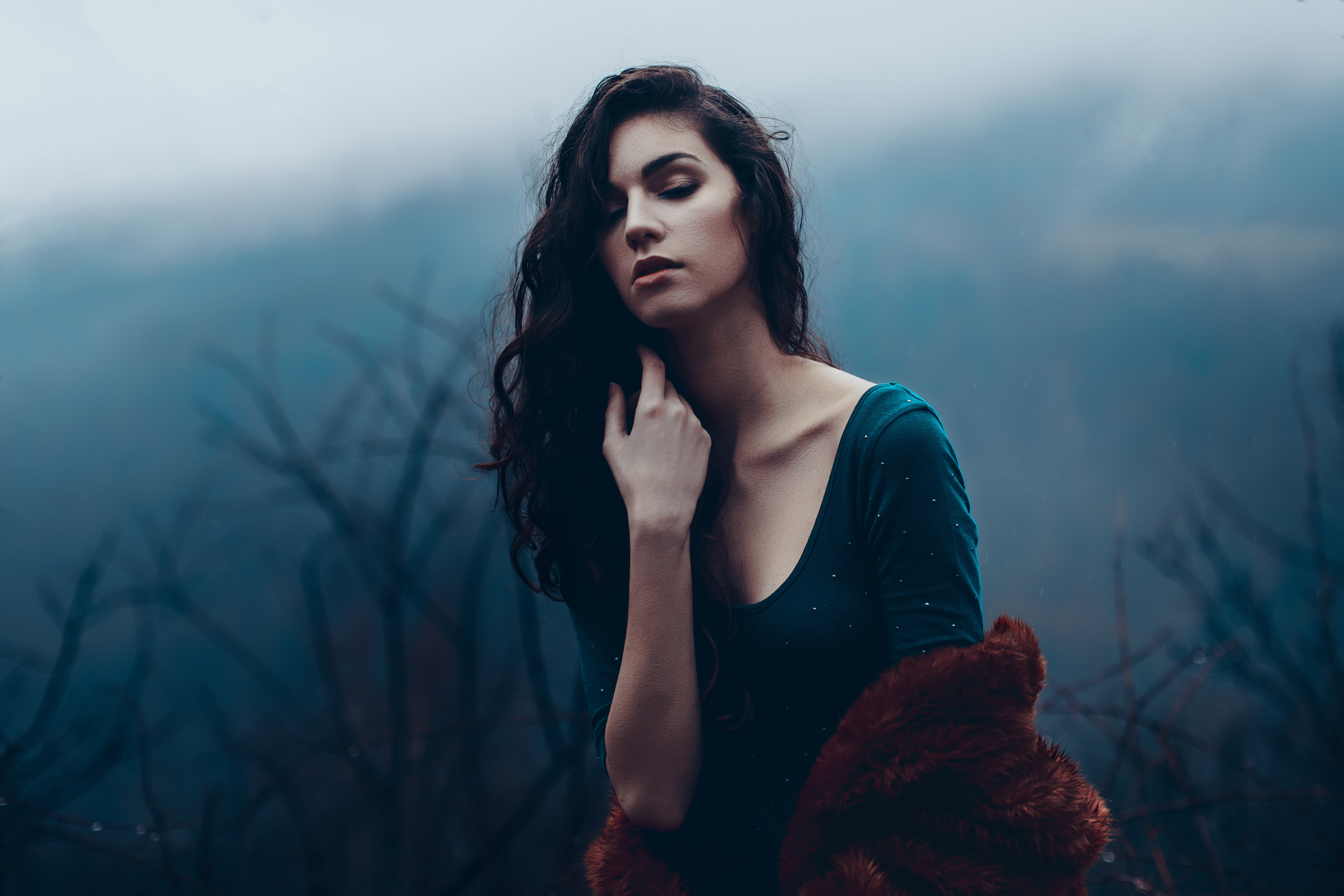 4K, Beautiful girl, Fog Gallery HD Wallpaper