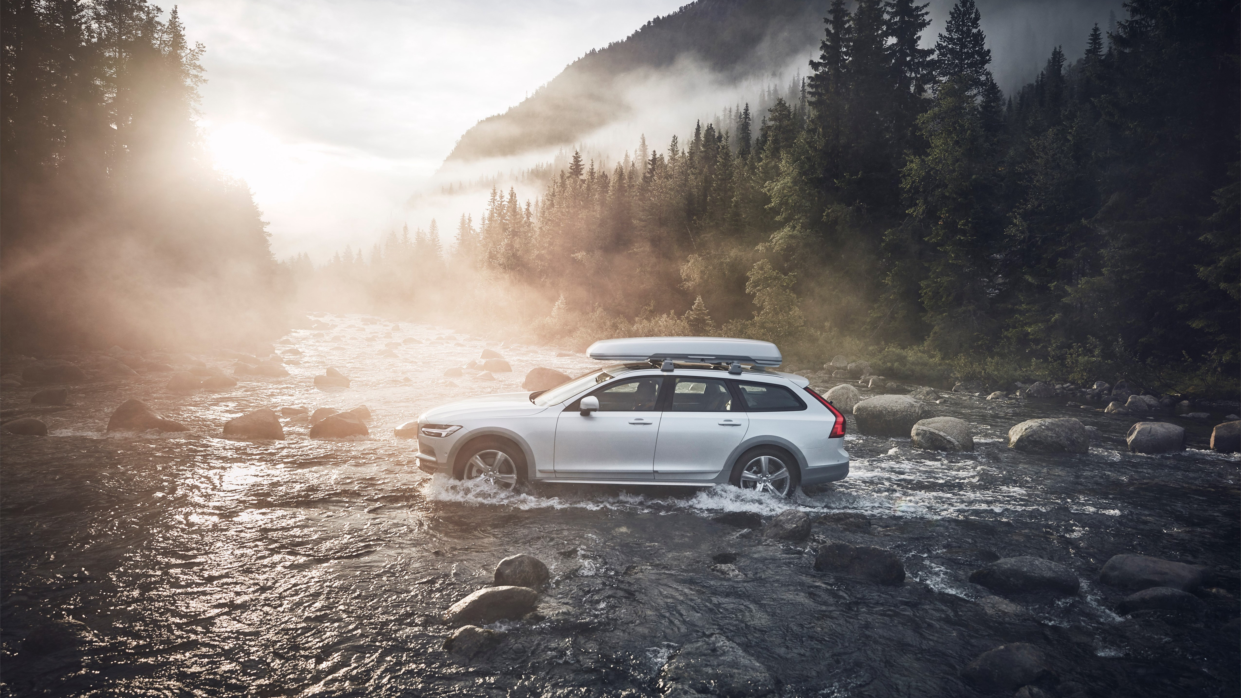 4K Volvo V90 Cross Country Wallpaper and Background Image
