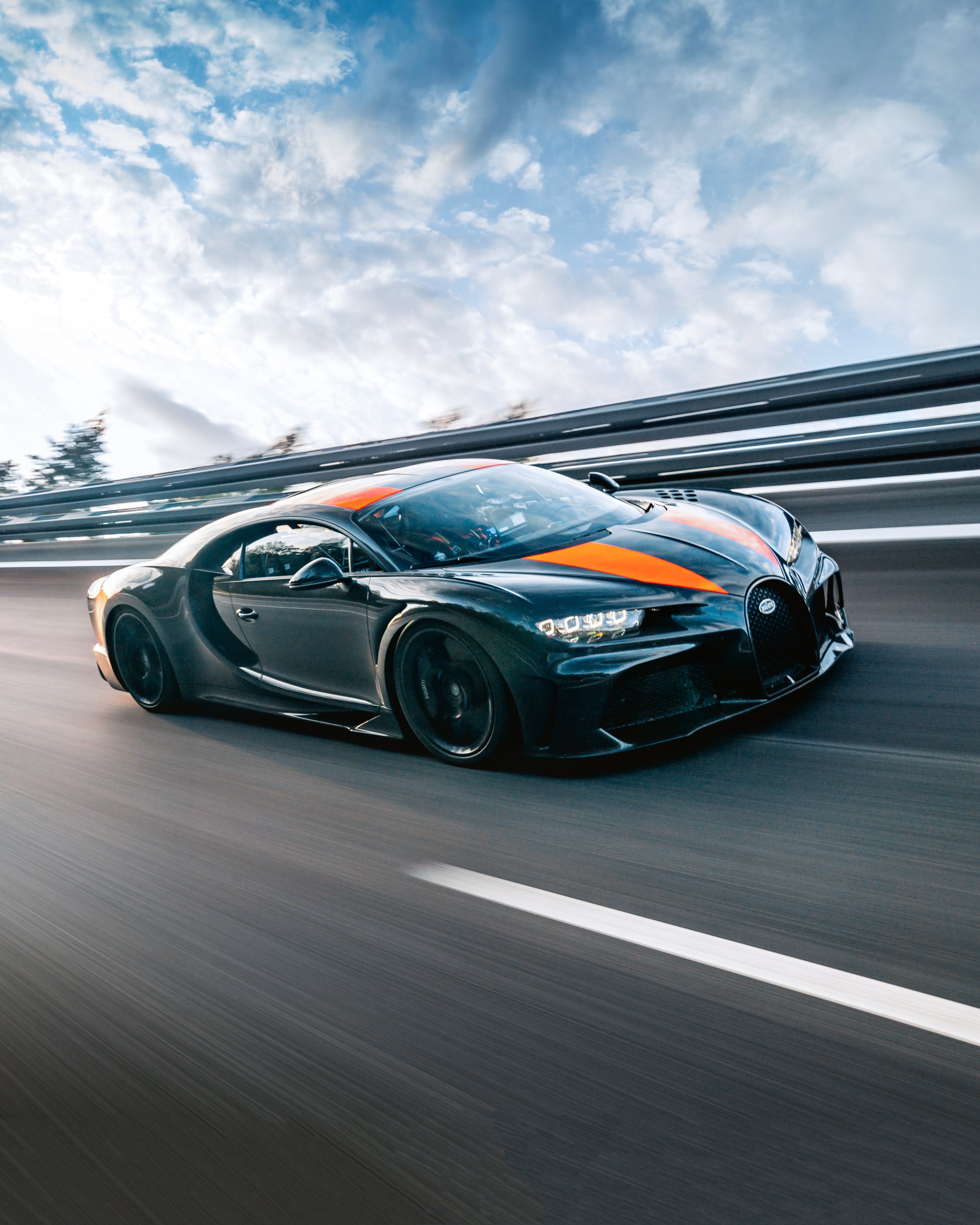 The wild physics of the Bugatti Chiron's 304.77mph speed record