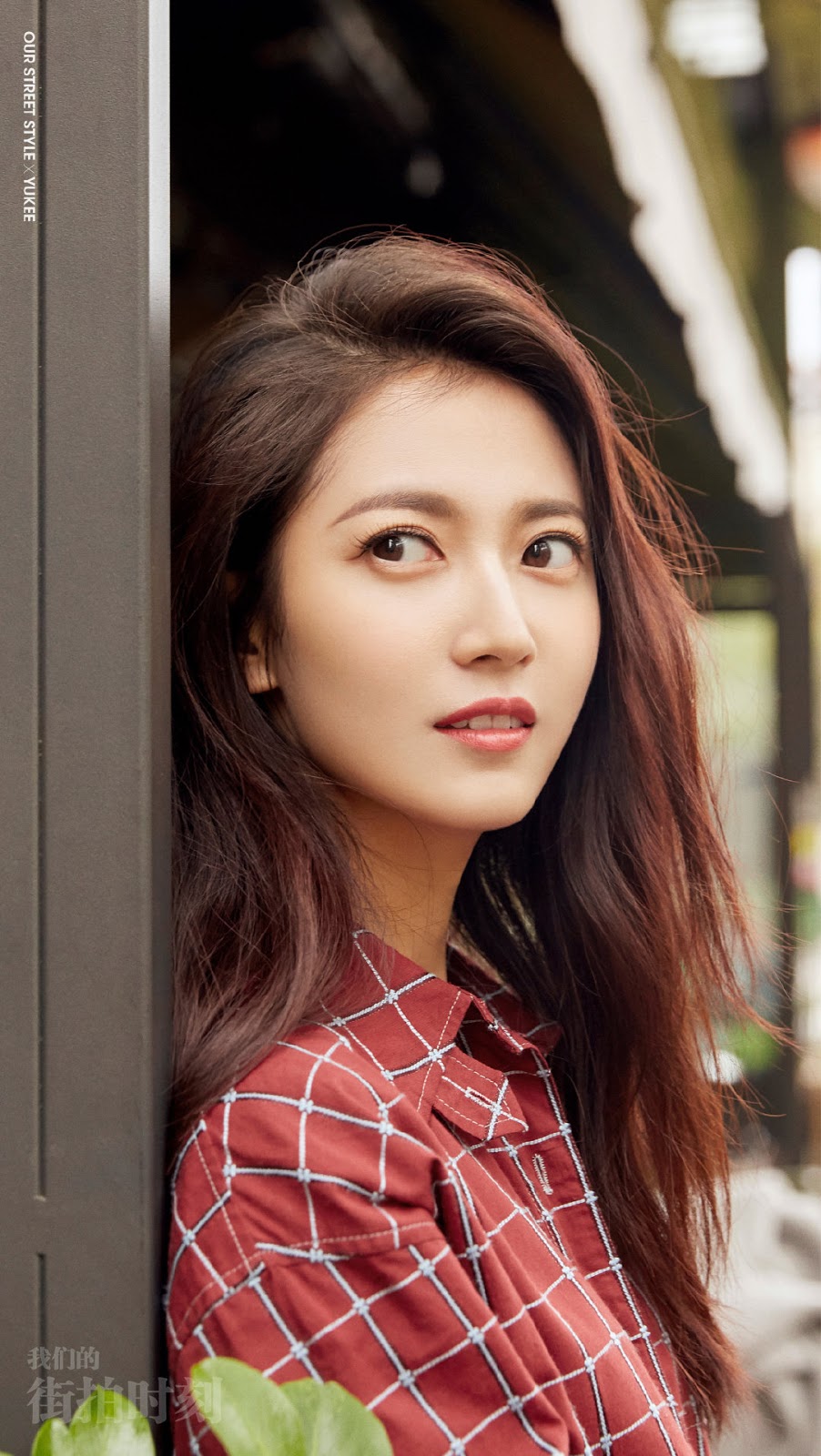 China Entertainment News: Chen Yuqi poses for photo shoot