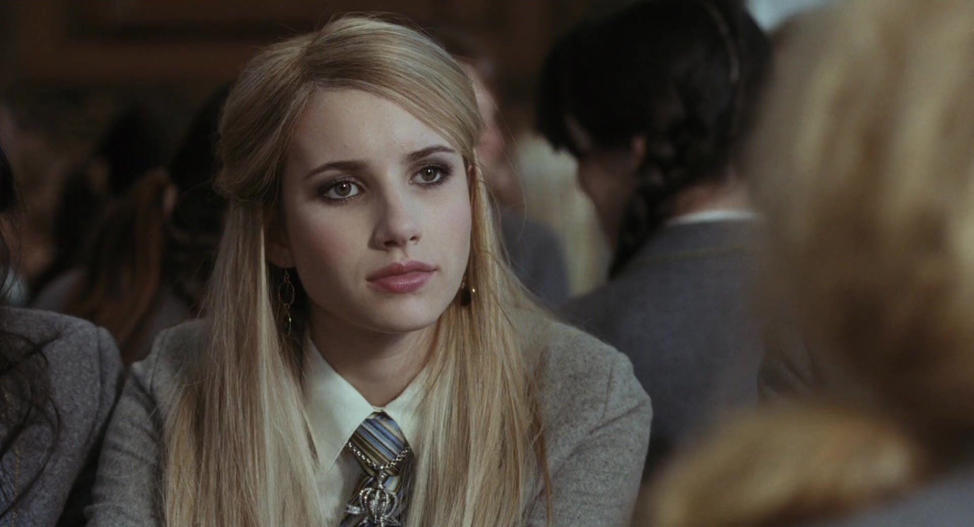 Emma Roberts Online