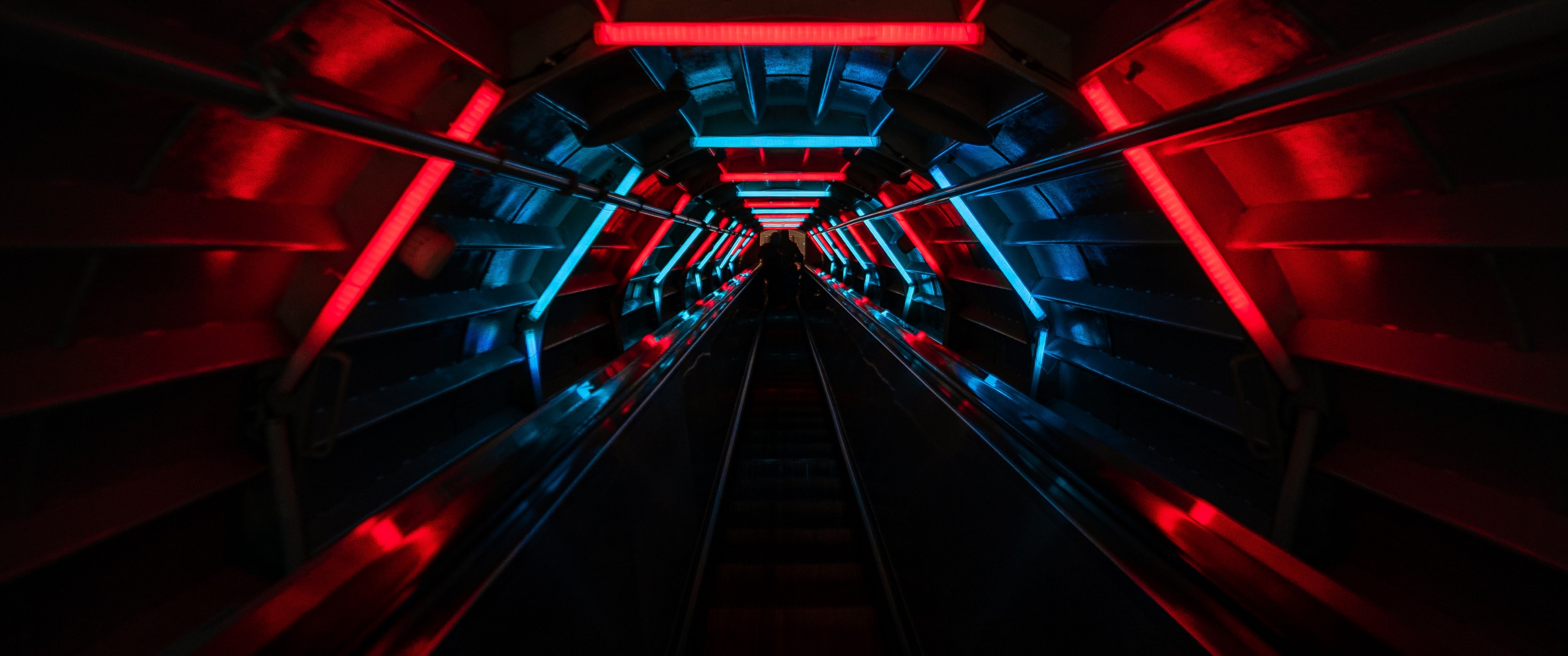 Tunnel Wallpaper 4K, Vanishing point