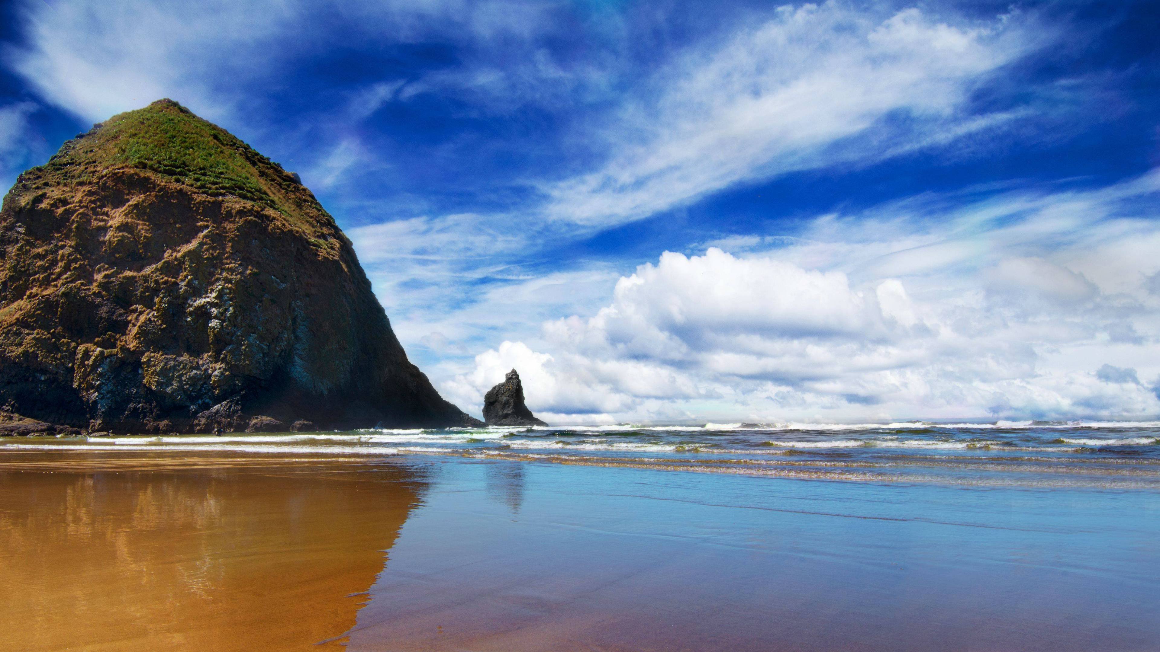 Haystack Rock Beach Oregon 4K wallpaper