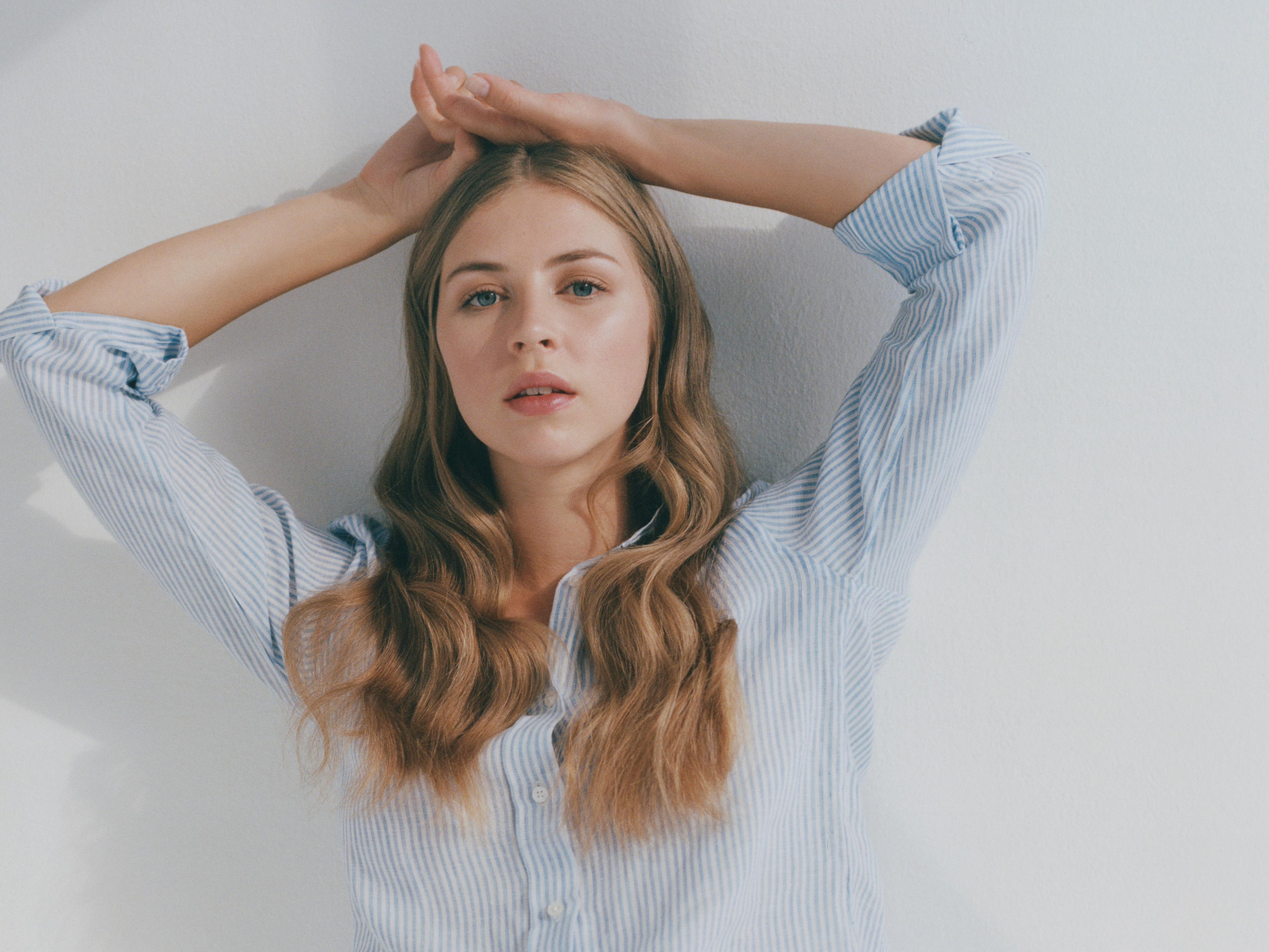 4K Hermione Corfield Wallpaper and Background Image