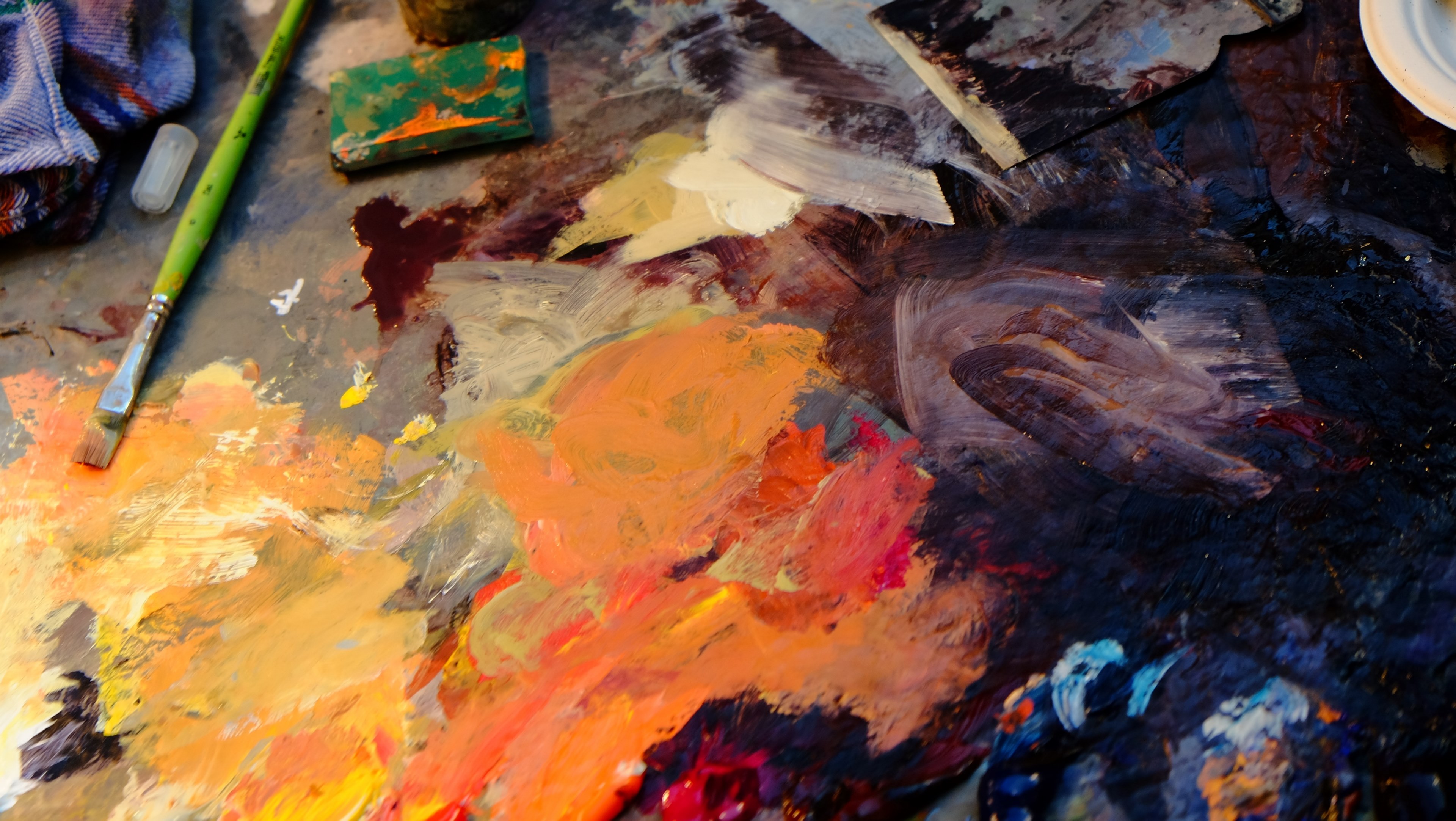 Wallpaper / palette oil painting orange and brush HD 4k wallpaper free download