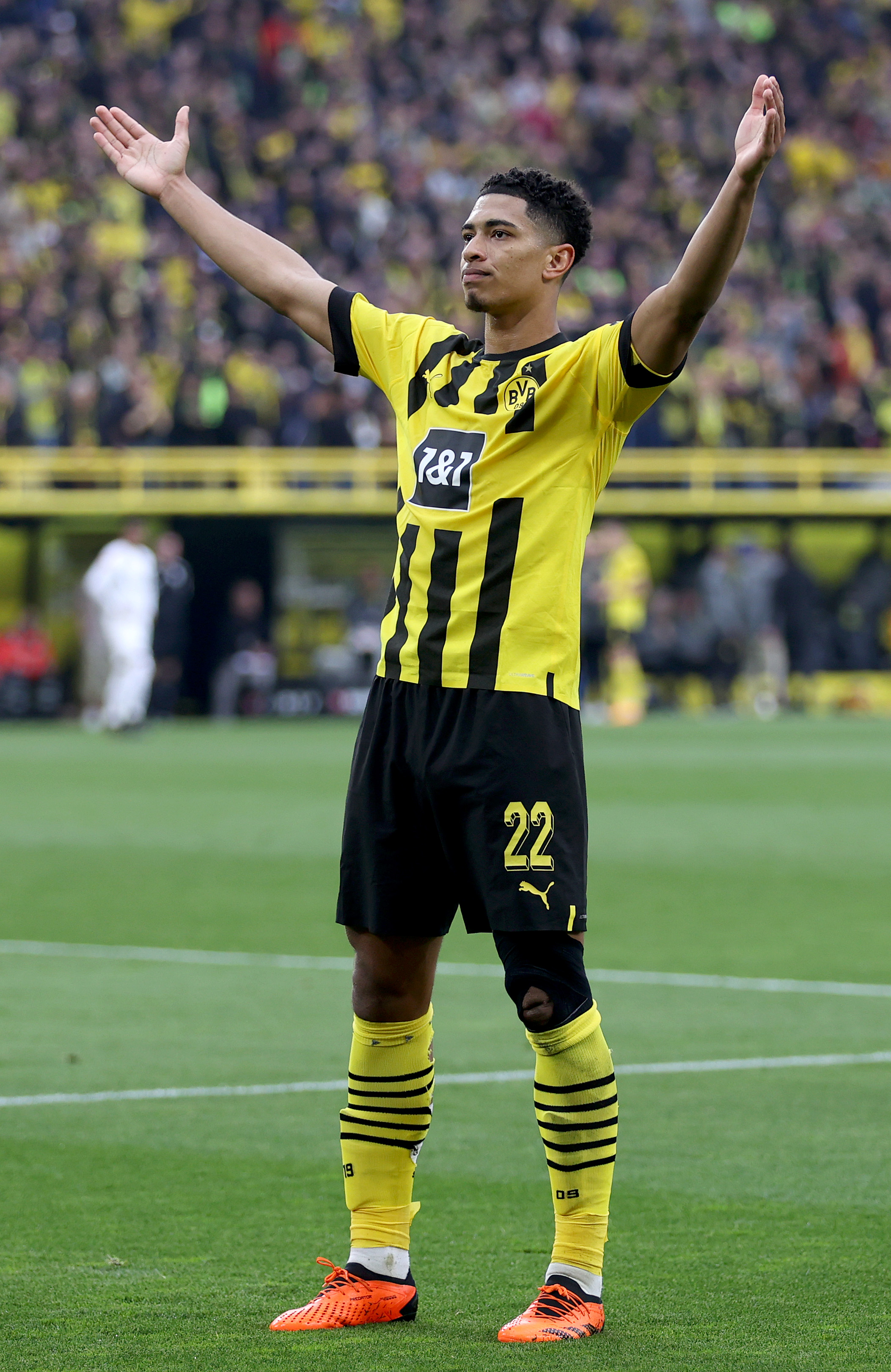 Jude Bellingham 'on verge of sensational Real Madrid transfer after Man City join Liverpool in dropping out of race'