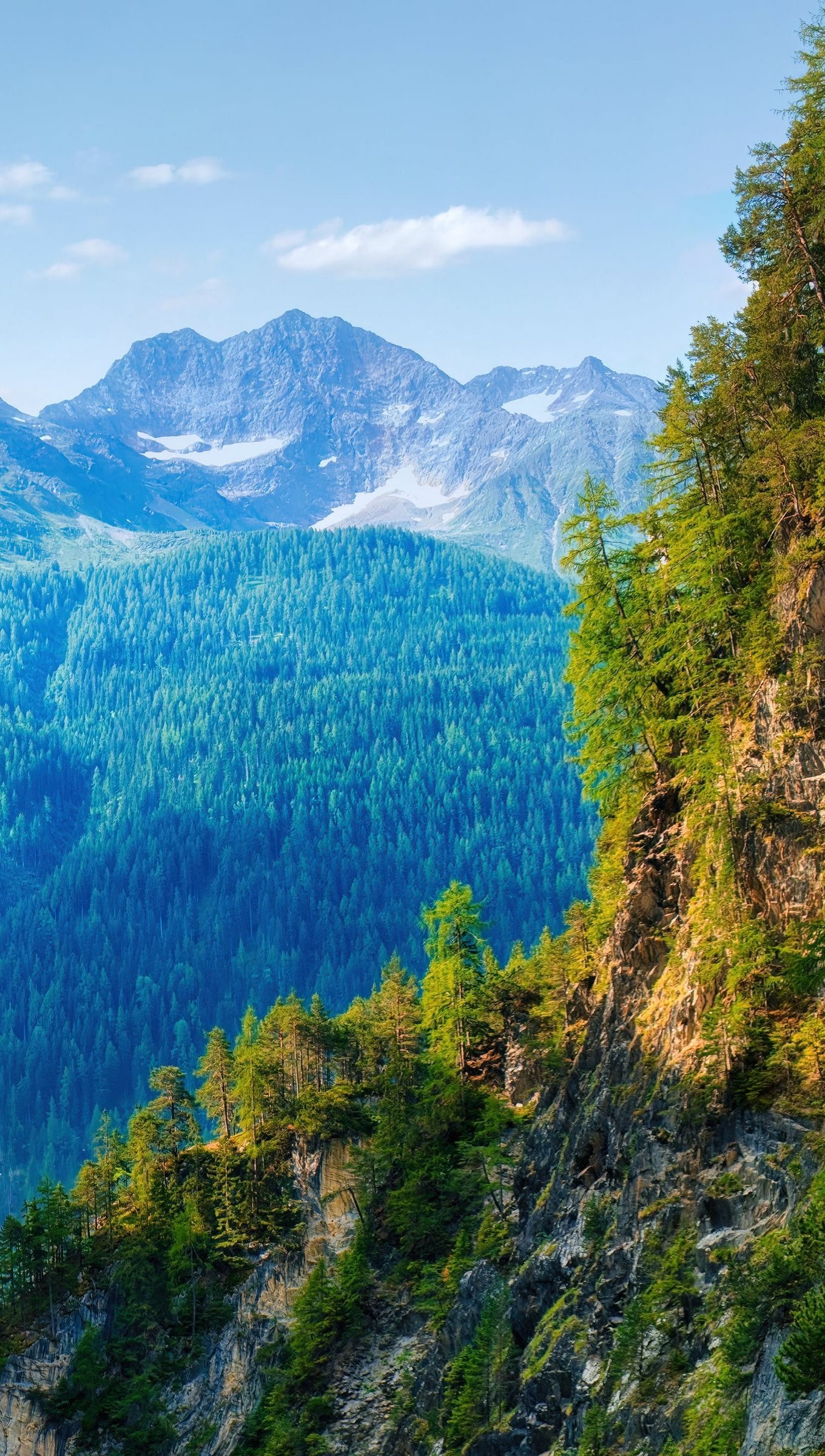 Valley in the mountains Wallpaper 4K for iPhone and Mobile Phone