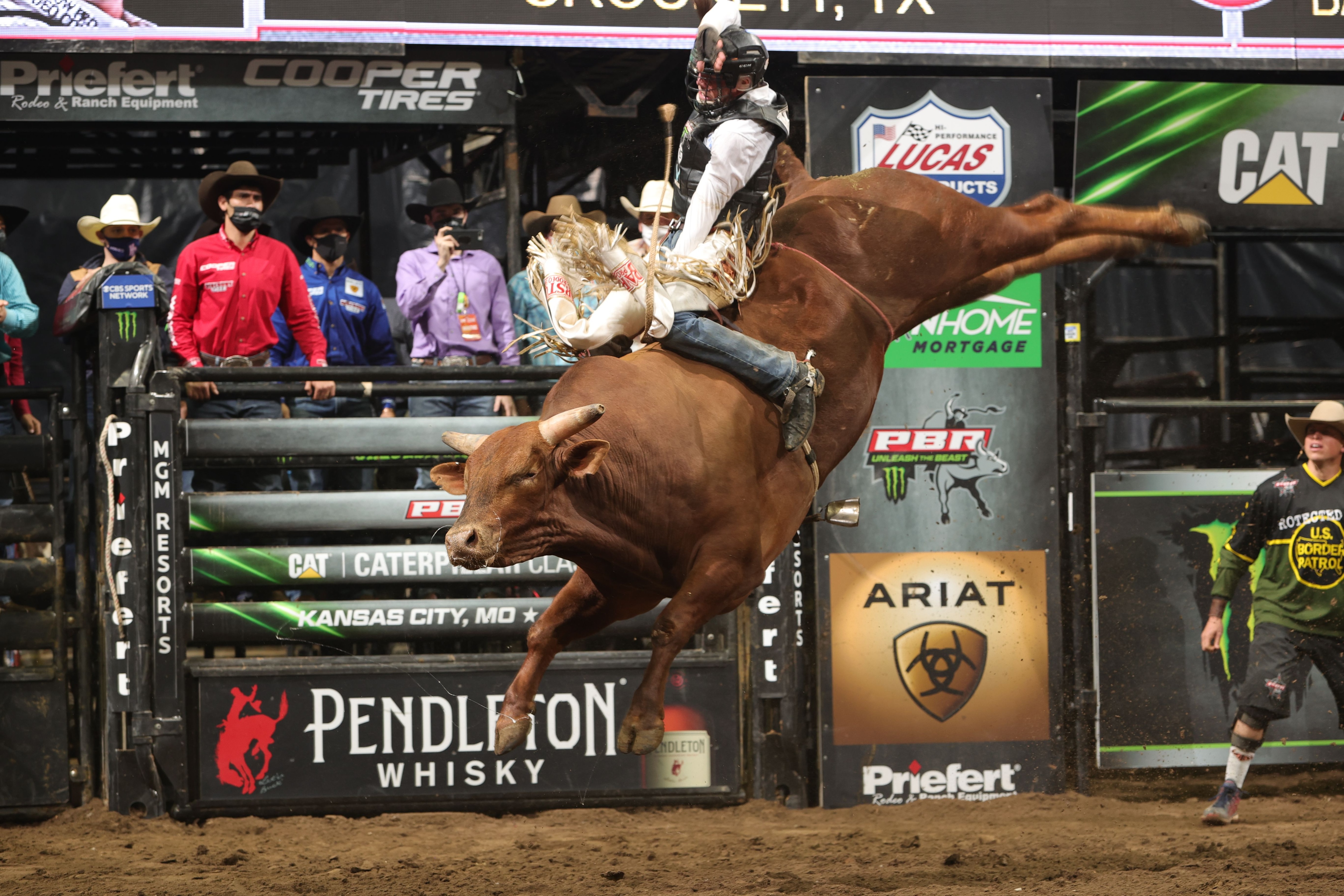 East Texas bull riders dominate PBR event