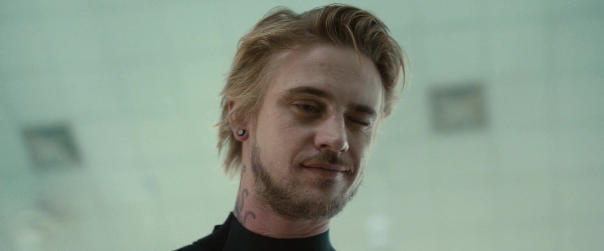 Boyd Holbrook Updates • Fansite - [GALLERY UPDATE] Screencaptures of Boyd Holbrook as Billy in 'The Skeleton Twins'
