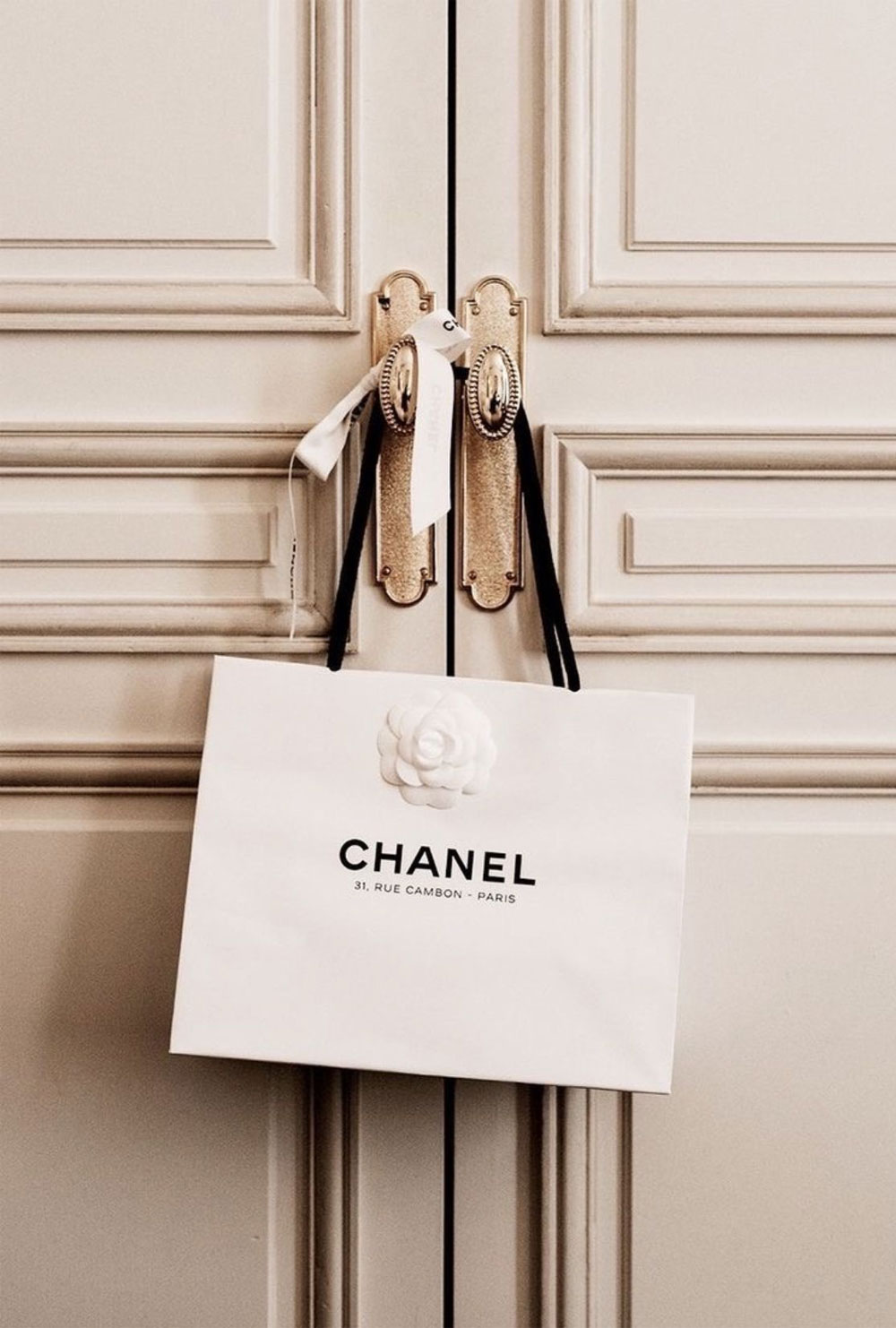 Beige Wallpaper Photo, Chanel Bag Wallpaper