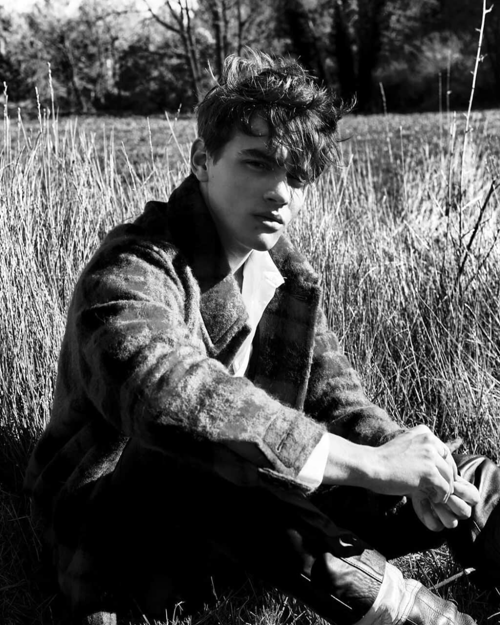 Gabriel discovered by Нургалиева Камелия. Bianco e nero, Attori, Fotografia