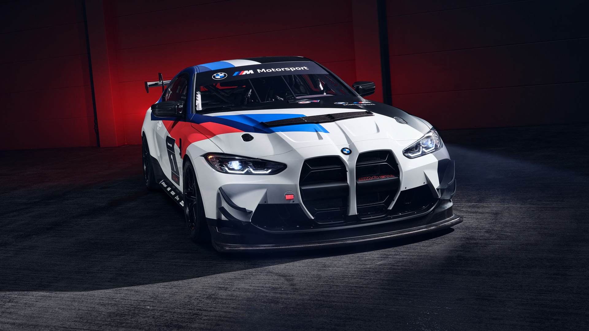 2023 BMW M4 GT4 race car revealed
