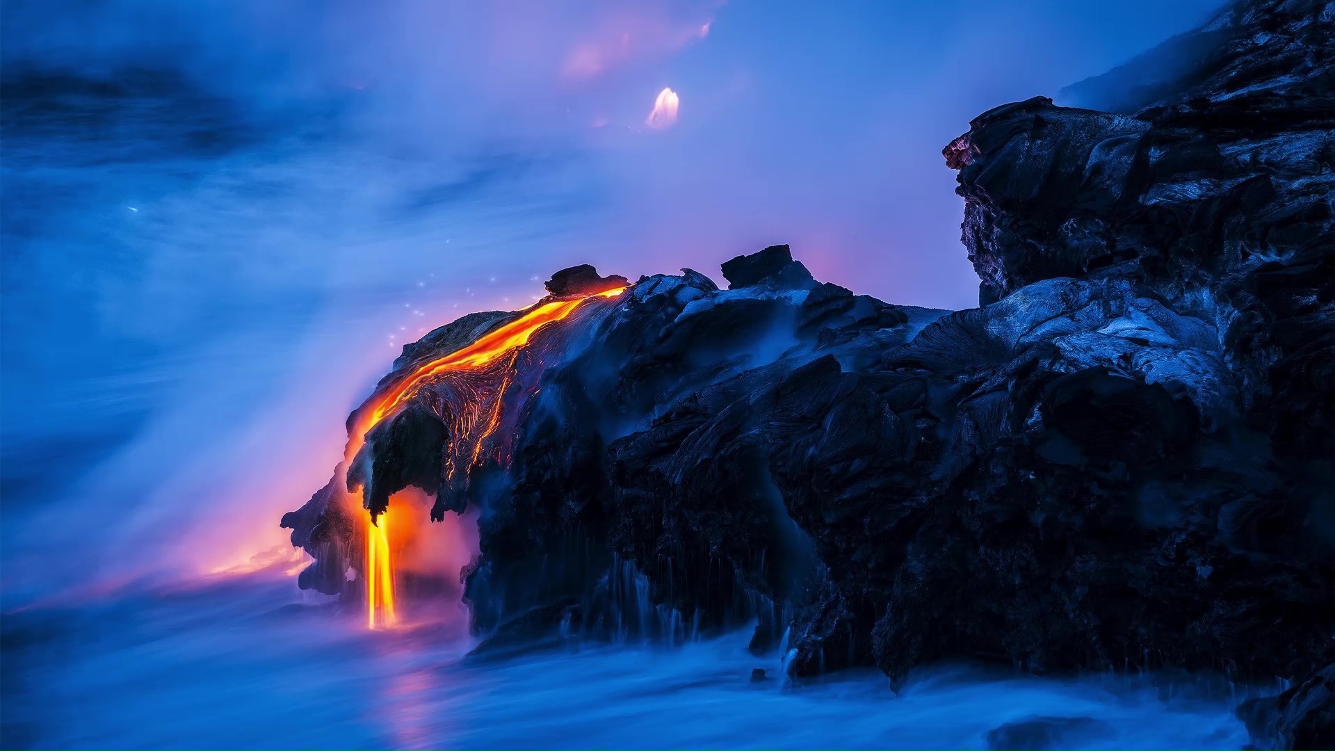 Lava Flow On A Mountain Live Wallpaper