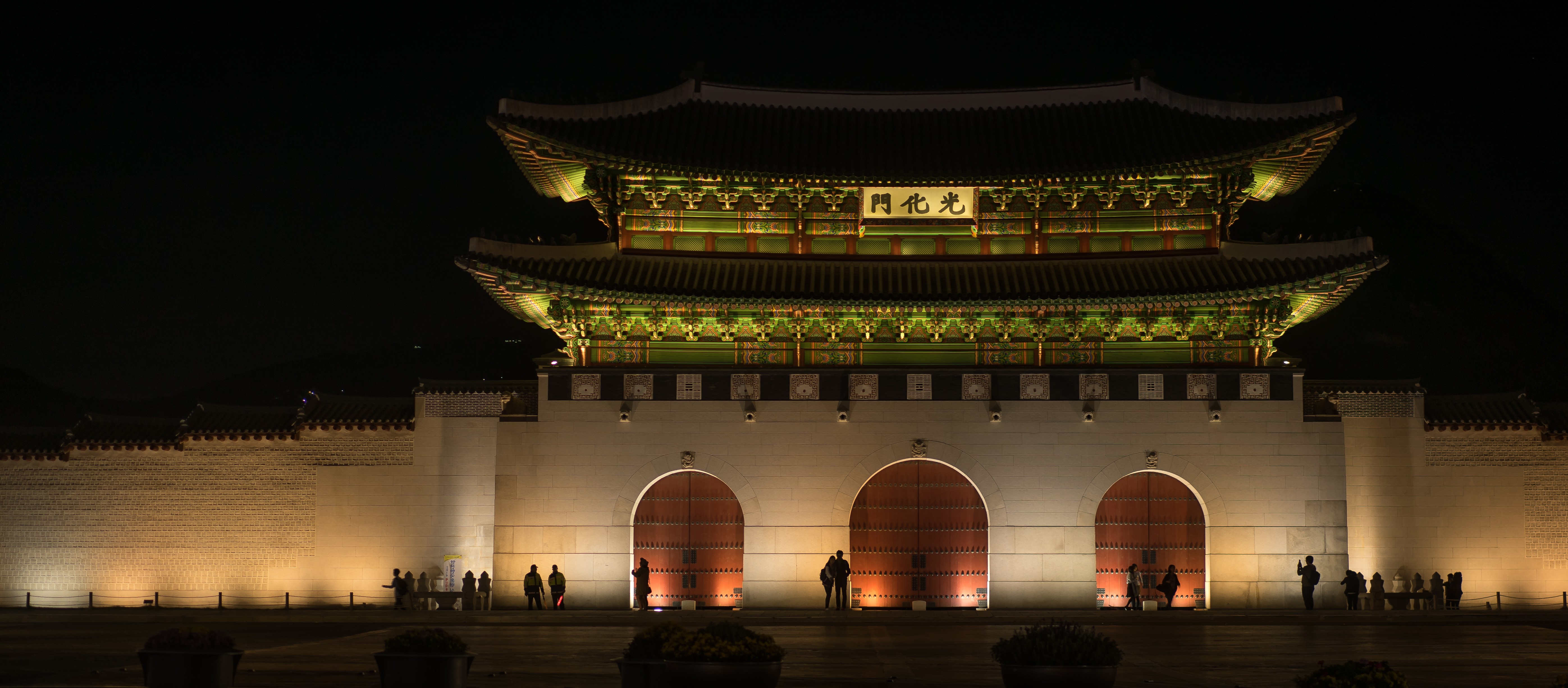 Wallpaper, temple, night, Asia, Seoul, culture, palace, Chinese architecture, traditional, illumination, gate, landmark, 100v10f, southkorea, korea, gwanghwamun 5586x2449
