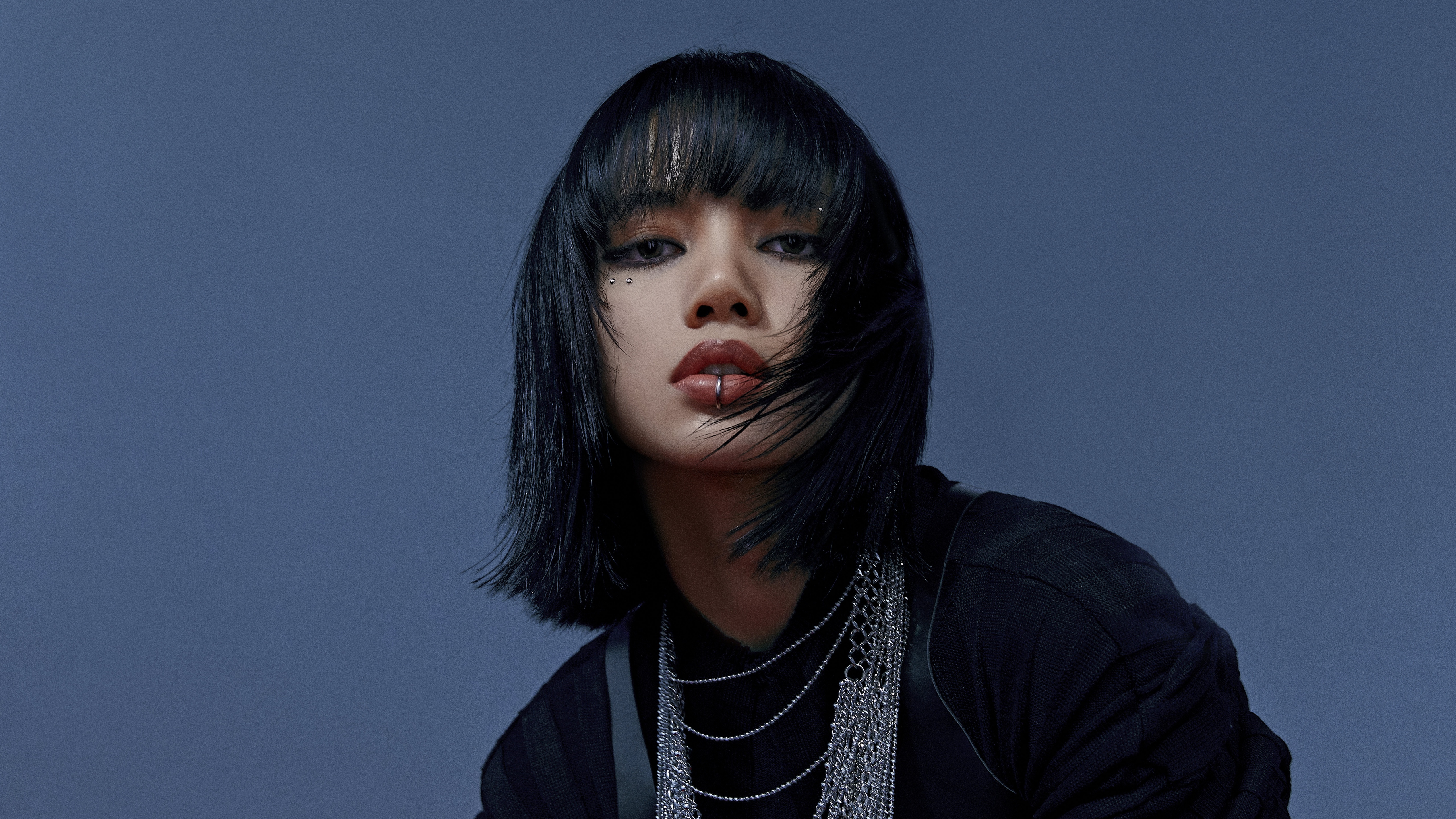 Lisa Wallpaper 4K, K Pop, Blackpink, Blue Background